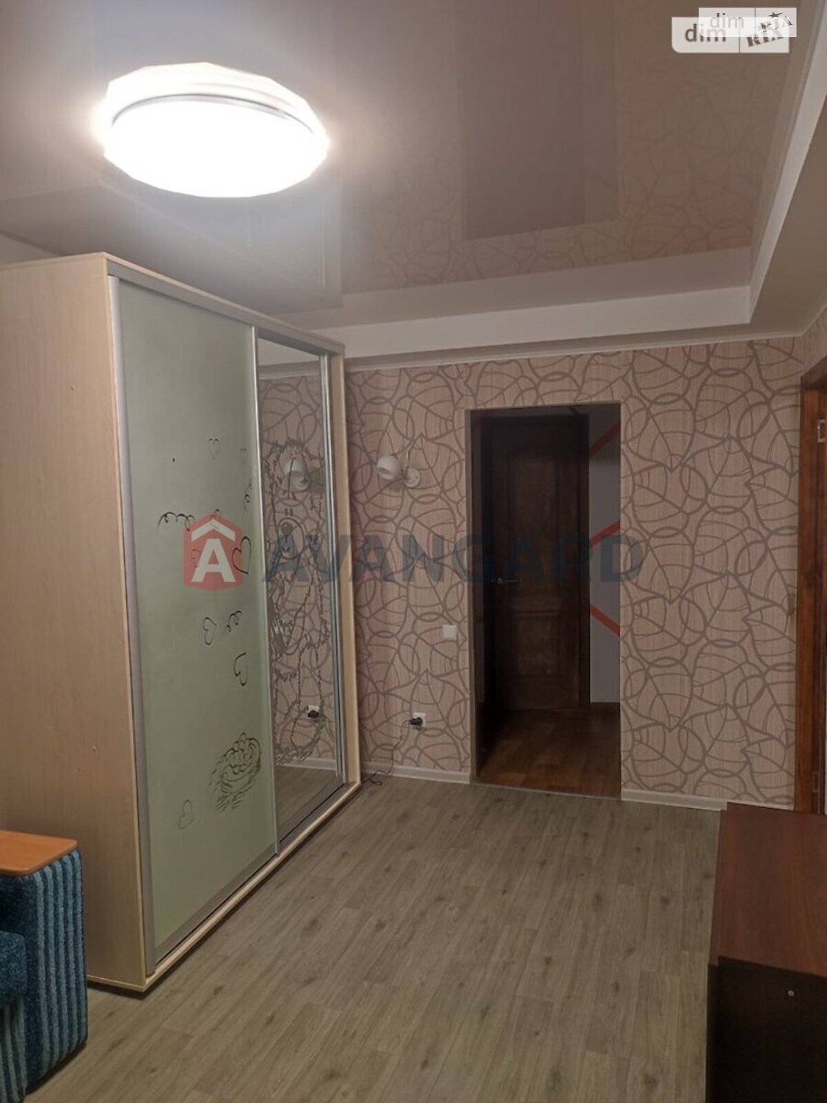 Продажа трехкомнатной квартиры в Запорожье, на ул. Чумаченко, район Коммунарский фото 1 Продажа трехкомнатной квартиры в Запорожье, на ул. Чумаченко, район Коммунарский фото 1