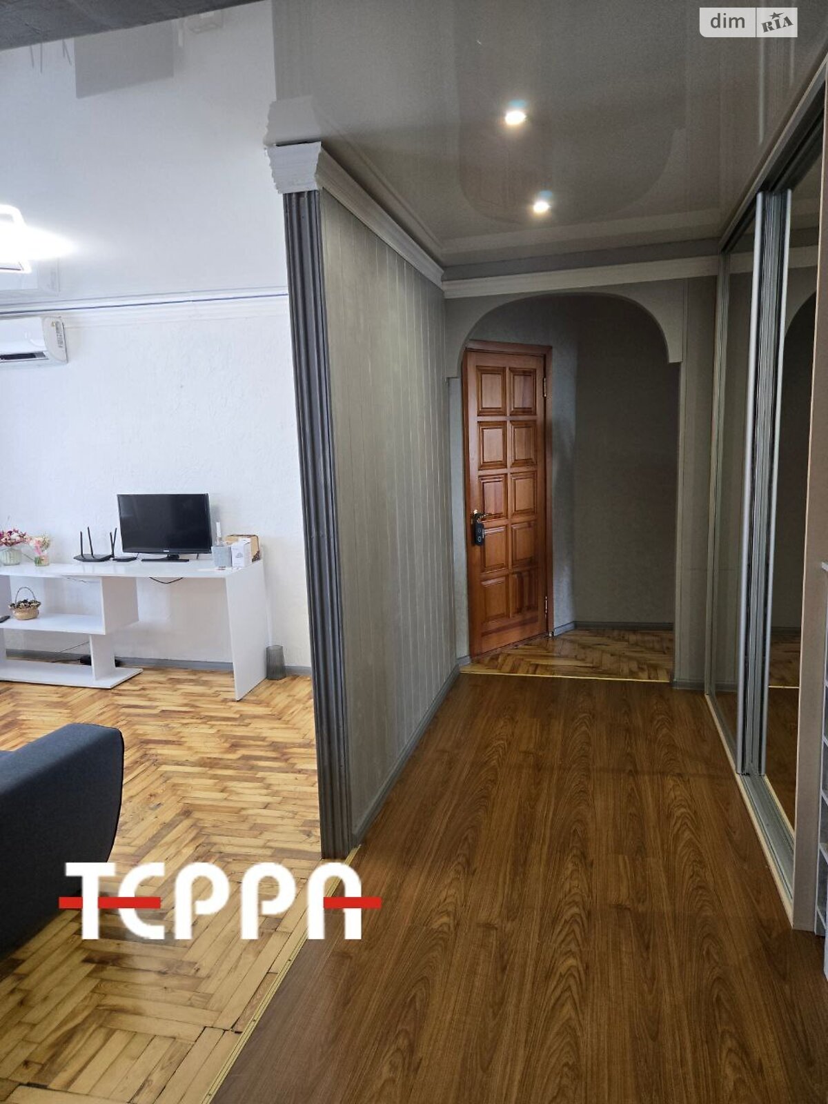 Продажа трехкомнатной квартиры в Запорожье, на ул. Чумаченко, район Коммунарский фото 1