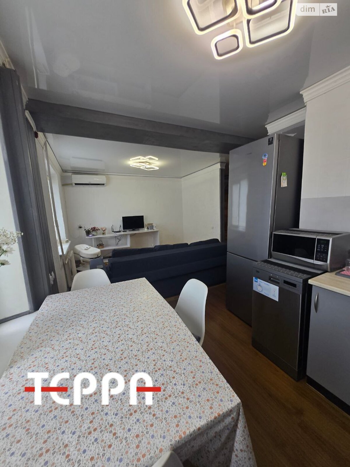 Продажа трехкомнатной квартиры в Запорожье, на ул. Чумаченко, район Коммунарский фото 1