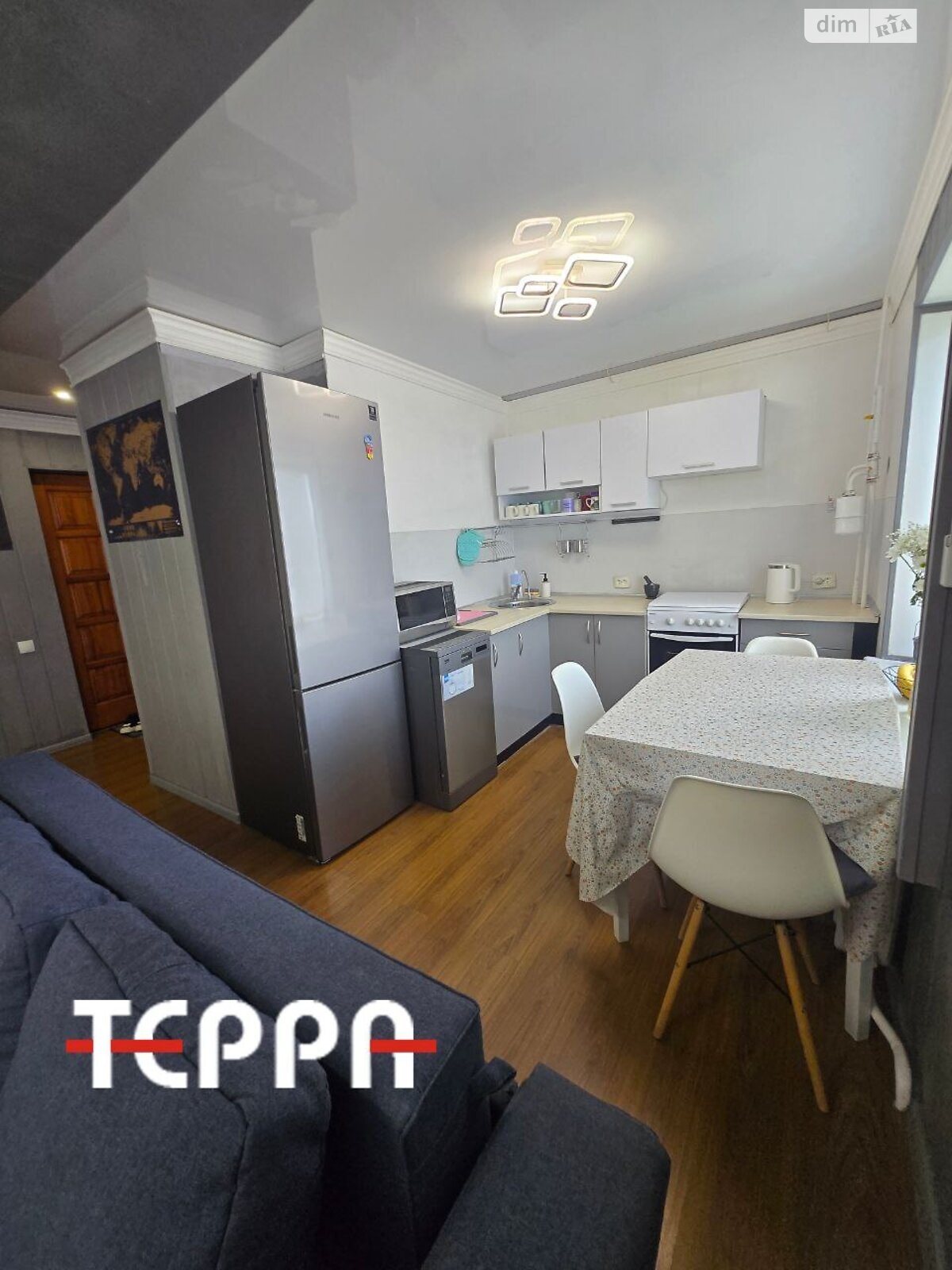 Продажа трехкомнатной квартиры в Запорожье, на ул. Чумаченко, район Коммунарский фото 1