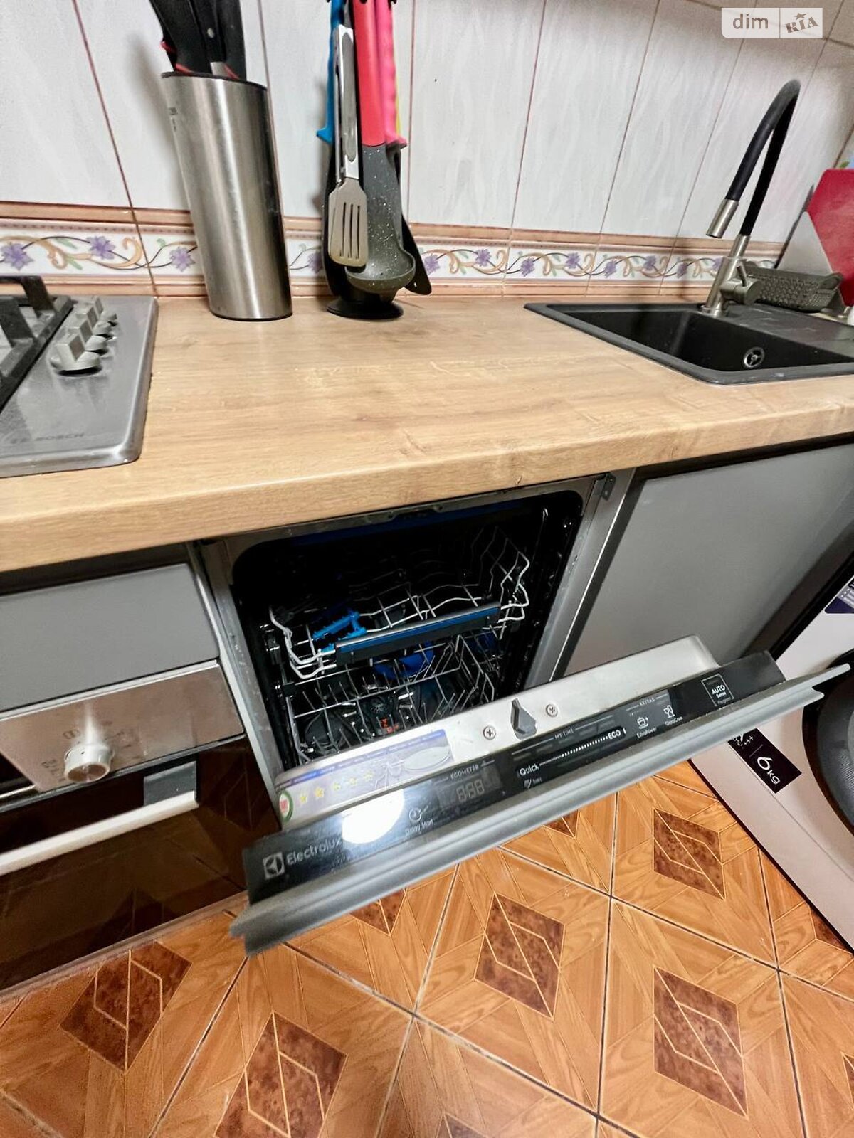 Продажа трехкомнатной квартиры в Запорожье, на ул. Европейская 12, район Коммунарский фото 1 Продажа трехкомнатной квартиры в Запорожье, на ул. Европейская 12, район Коммунарский фото 1