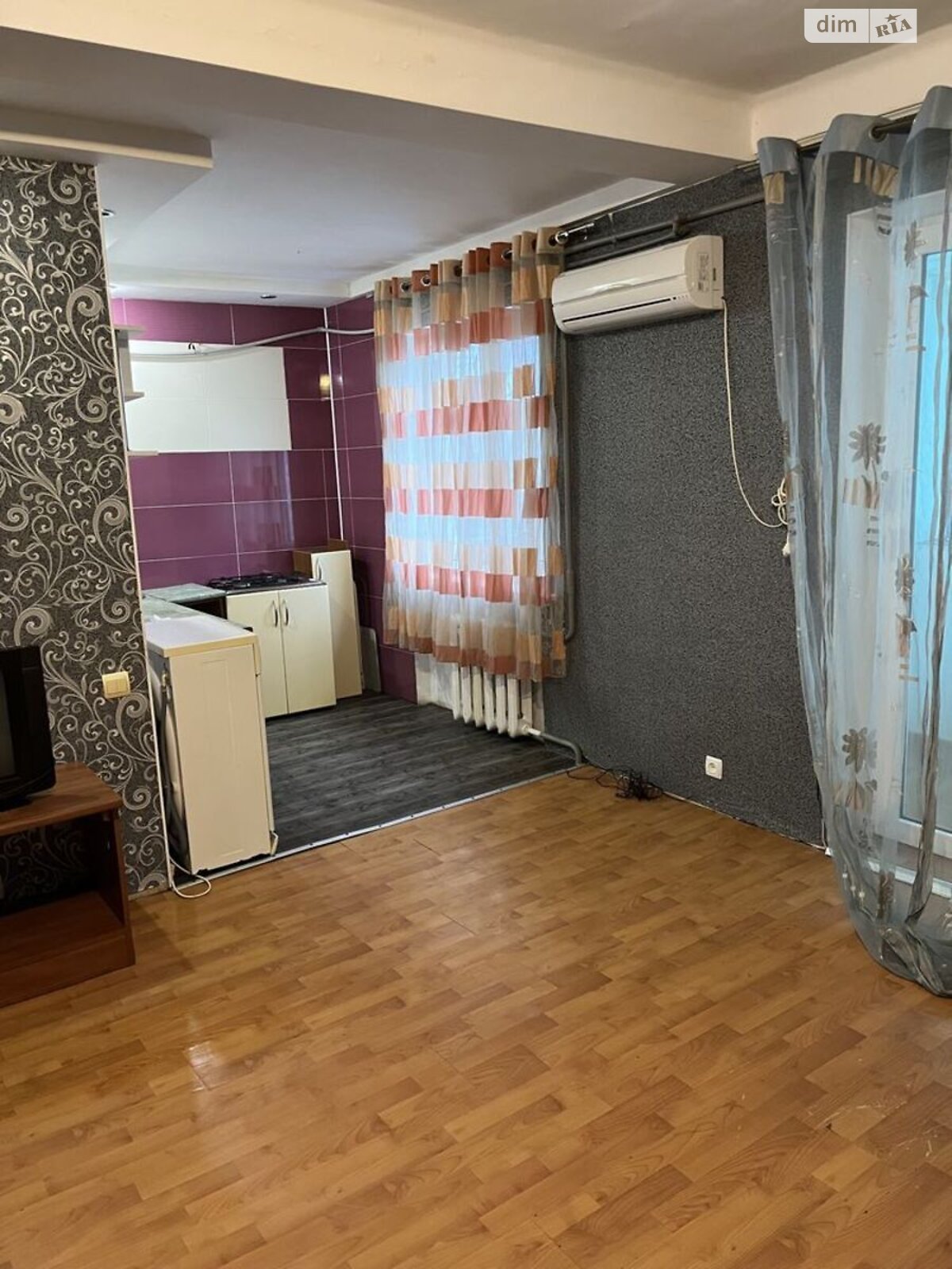 Продаж однокімнатної квартири в Запоріжжі, на вул. Комарова 25, район Комунарський фото 1