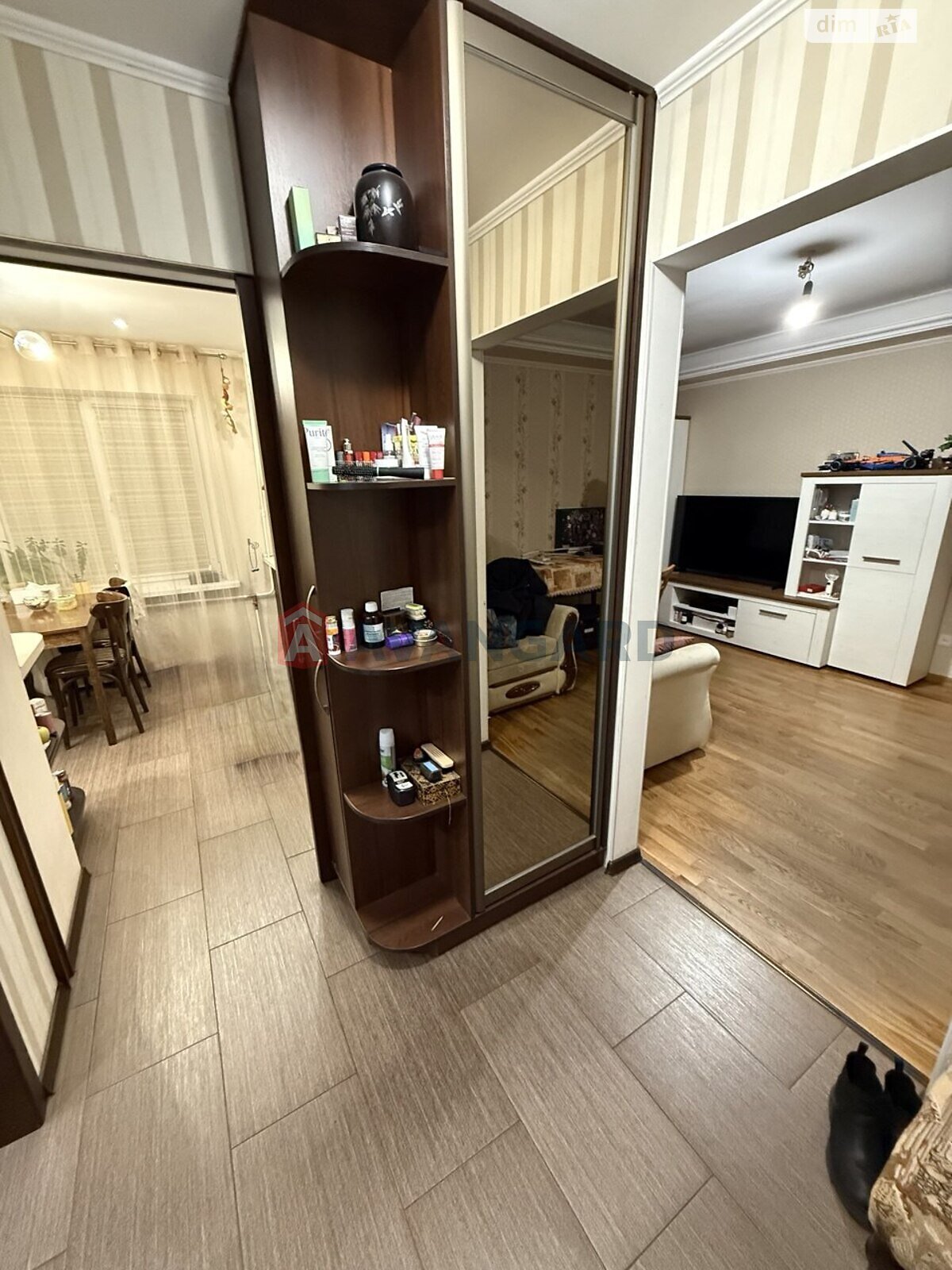 Продажа трехкомнатной квартиры в Запорожье, на ул. Закарпатского Легиона 29, район Коммунарский фото 1 Продажа трехкомнатной квартиры в Запорожье, на ул. Закарпатского Легиона 29, район Коммунарский фото 1