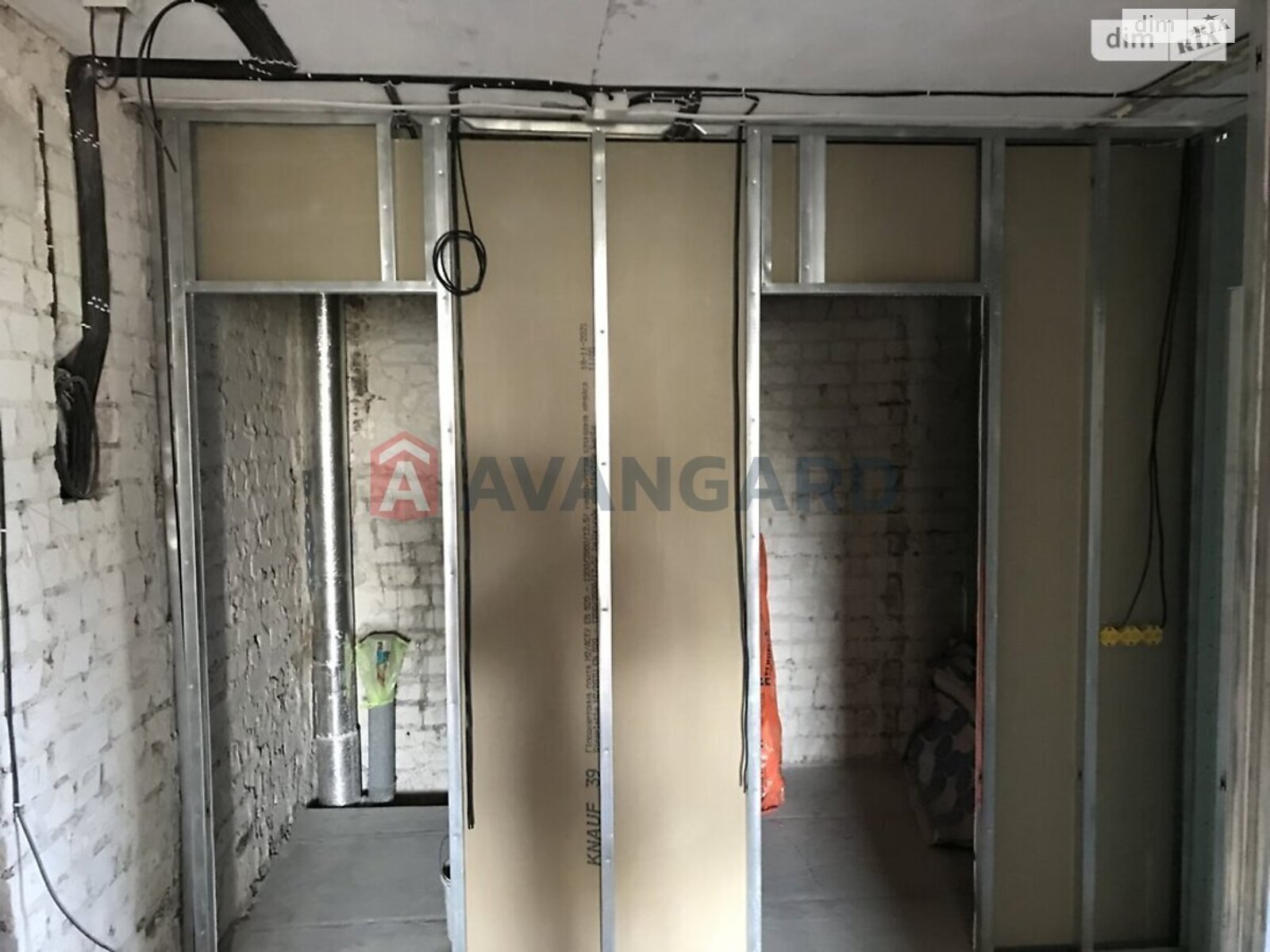 Продаж трикімнатної квартири в Запоріжжі, на вул. Космічна 102, район Комунарський фото 1 Продаж трикімнатної квартири в Запоріжжі, на вул. Космічна 102, район Комунарський фото 1