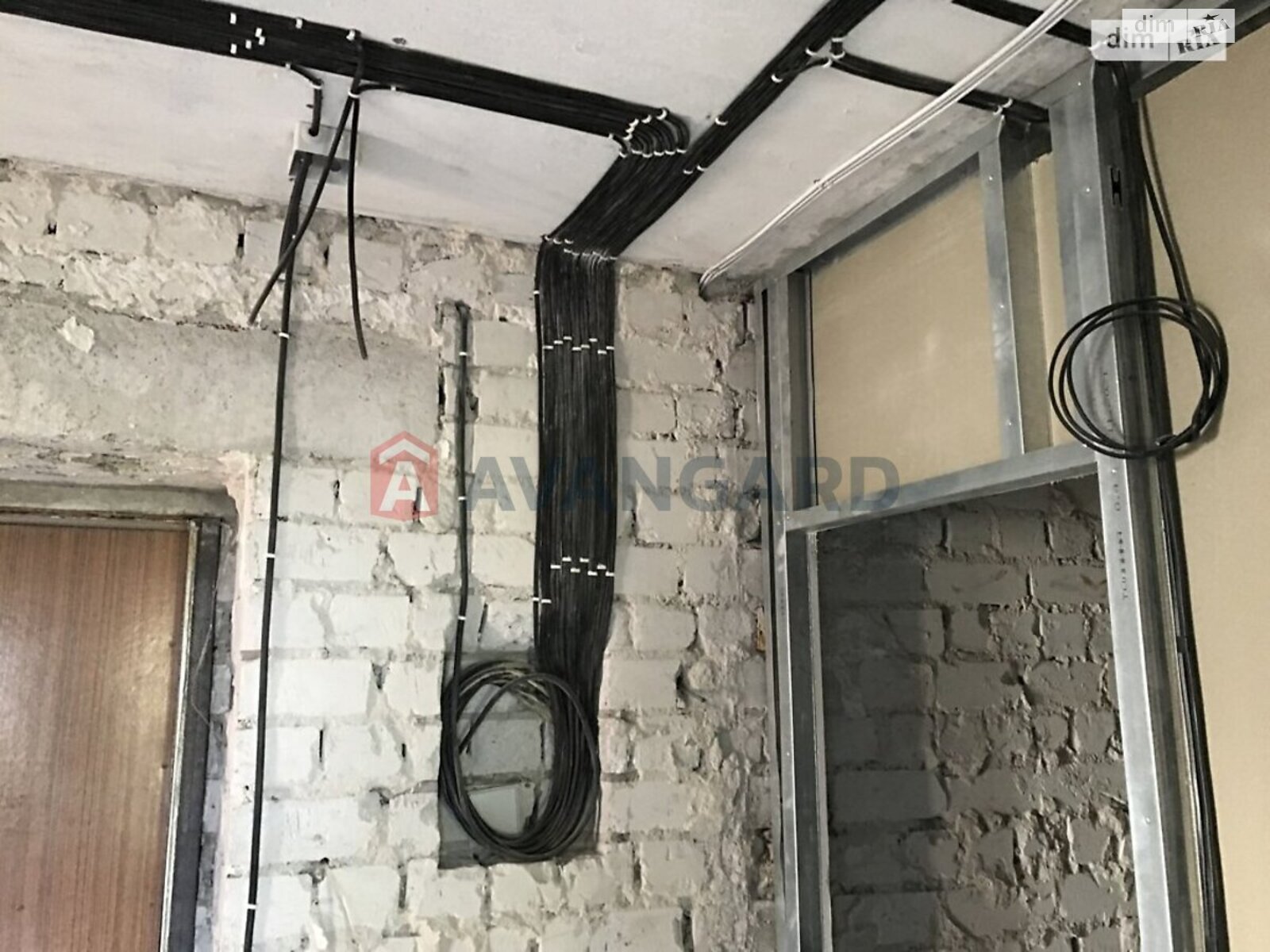 Продаж трикімнатної квартири в Запоріжжі, на вул. Космічна 102, район Комунарський фото 1 Продаж трикімнатної квартири в Запоріжжі, на вул. Космічна 102, район Комунарський фото 1