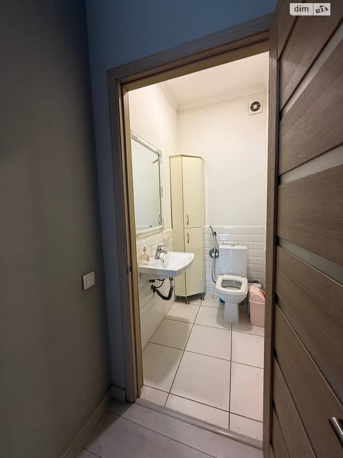 Продаж чотирикімнатної квартири в Запоріжжі, на вул. Космічна 8В, кв. 1, район Комунарський фото 1 Продаж чотирикімнатної квартири в Запоріжжі, на вул. Космічна 8В, кв. 1, район Комунарський фото 1