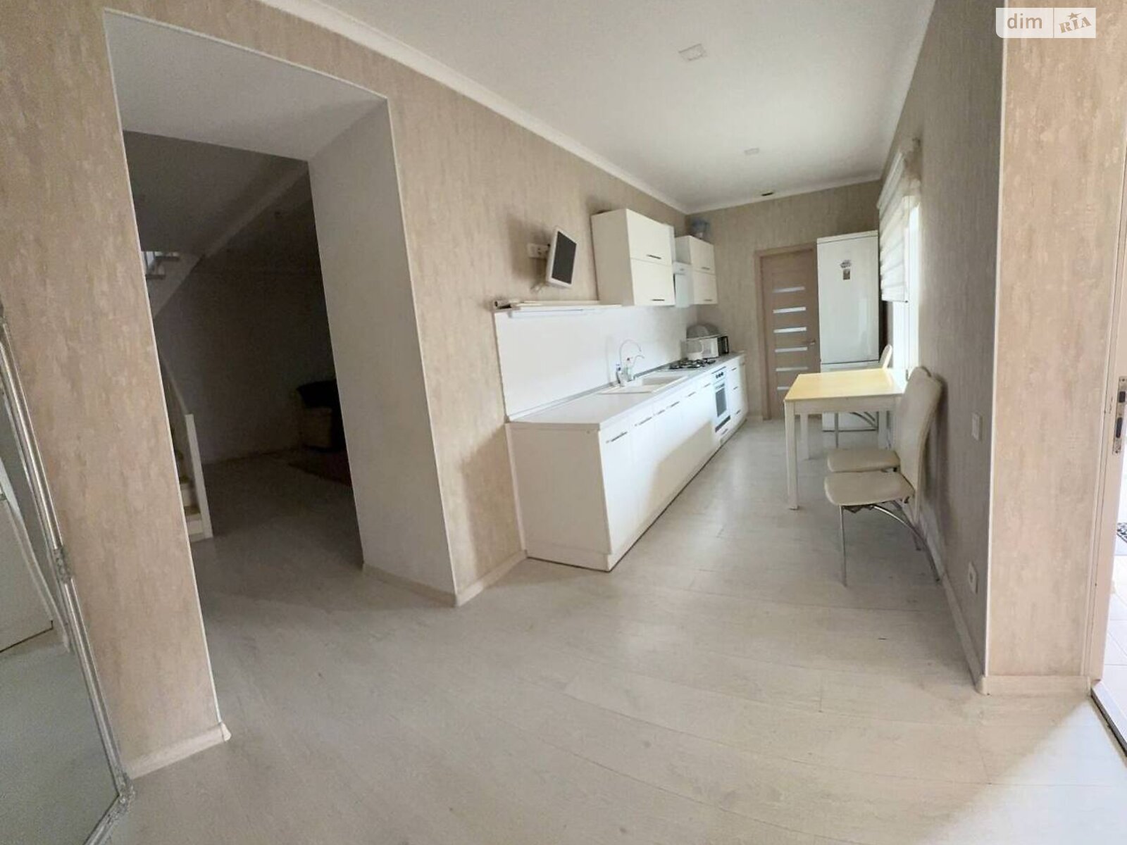 Продаж чотирикімнатної квартири в Запоріжжі, на вул. Космічна 8В, кв. 1, район Комунарський фото 1 Продаж чотирикімнатної квартири в Запоріжжі, на вул. Космічна 8В, кв. 1, район Комунарський фото 1