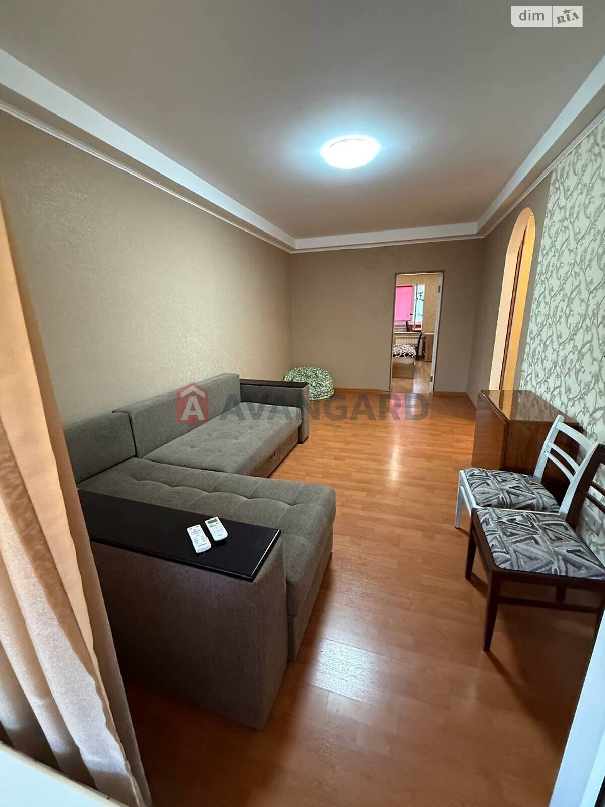 Продажа трехкомнатной квартиры в Запорожье, на ул. Космическая 97, район Коммунарский фото 1 Продажа трехкомнатной квартиры в Запорожье, на ул. Космическая 97, район Коммунарский фото 1