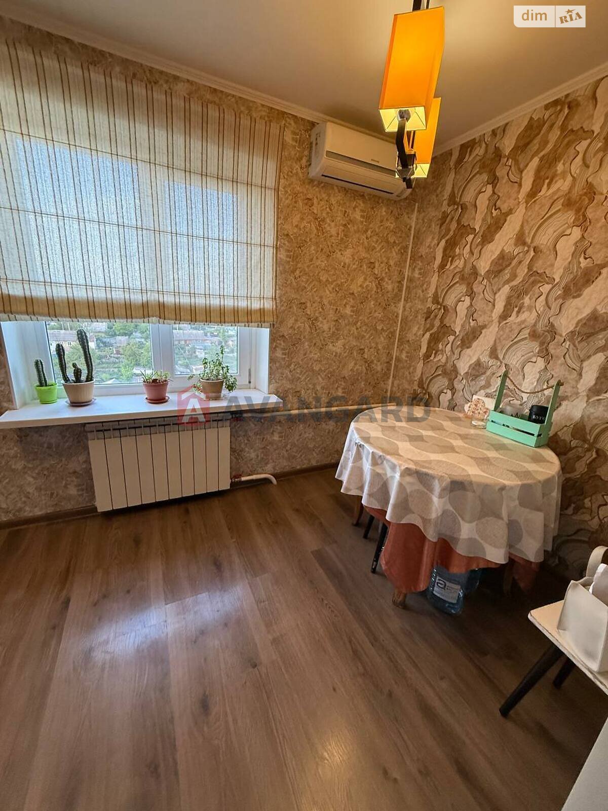 Продажа трехкомнатной квартиры в Запорожье, на ул. Космическая 97, район Коммунарский фото 1 Продажа трехкомнатной квартиры в Запорожье, на ул. Космическая 97, район Коммунарский фото 1