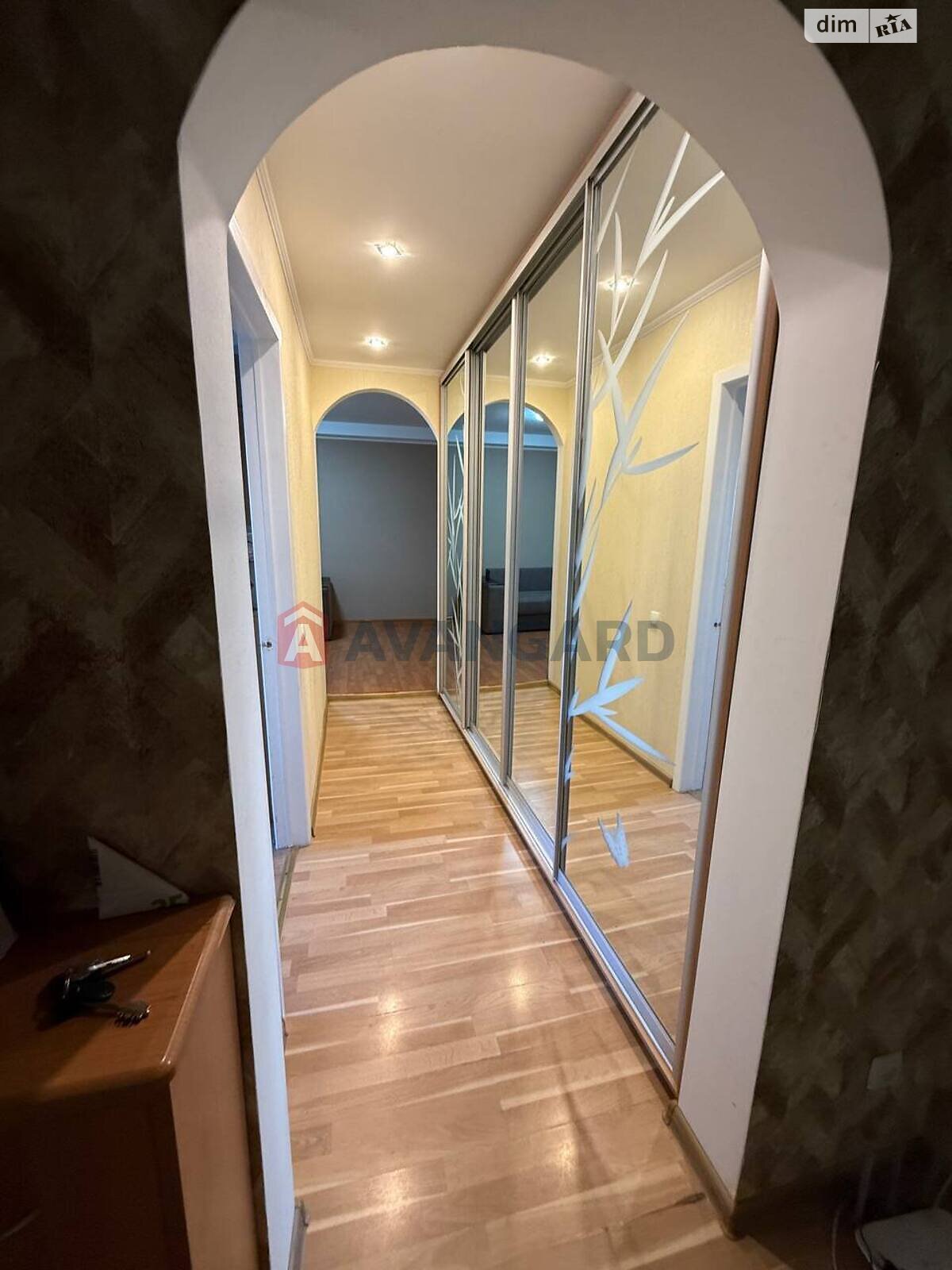 Продажа трехкомнатной квартиры в Запорожье, на ул. Космическая 97, район Коммунарский фото 1 Продажа трехкомнатной квартиры в Запорожье, на ул. Космическая 97, район Коммунарский фото 1