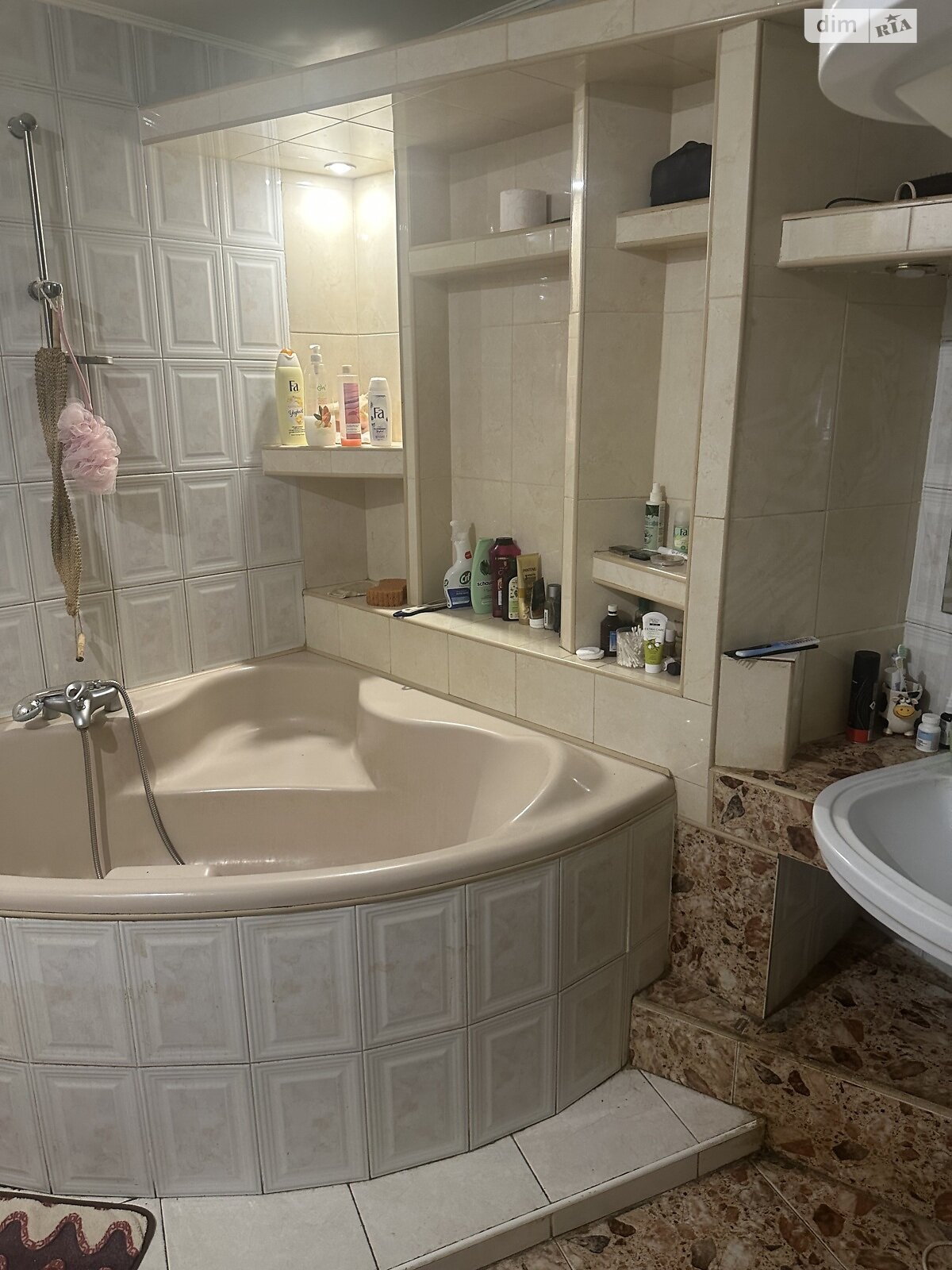 Продаж трикімнатної квартири в Запоріжжі, на вул. Космічна 124, район Комунарський фото 1 Продаж трикімнатної квартири в Запоріжжі, на вул. Космічна 124, район Комунарський фото 1
