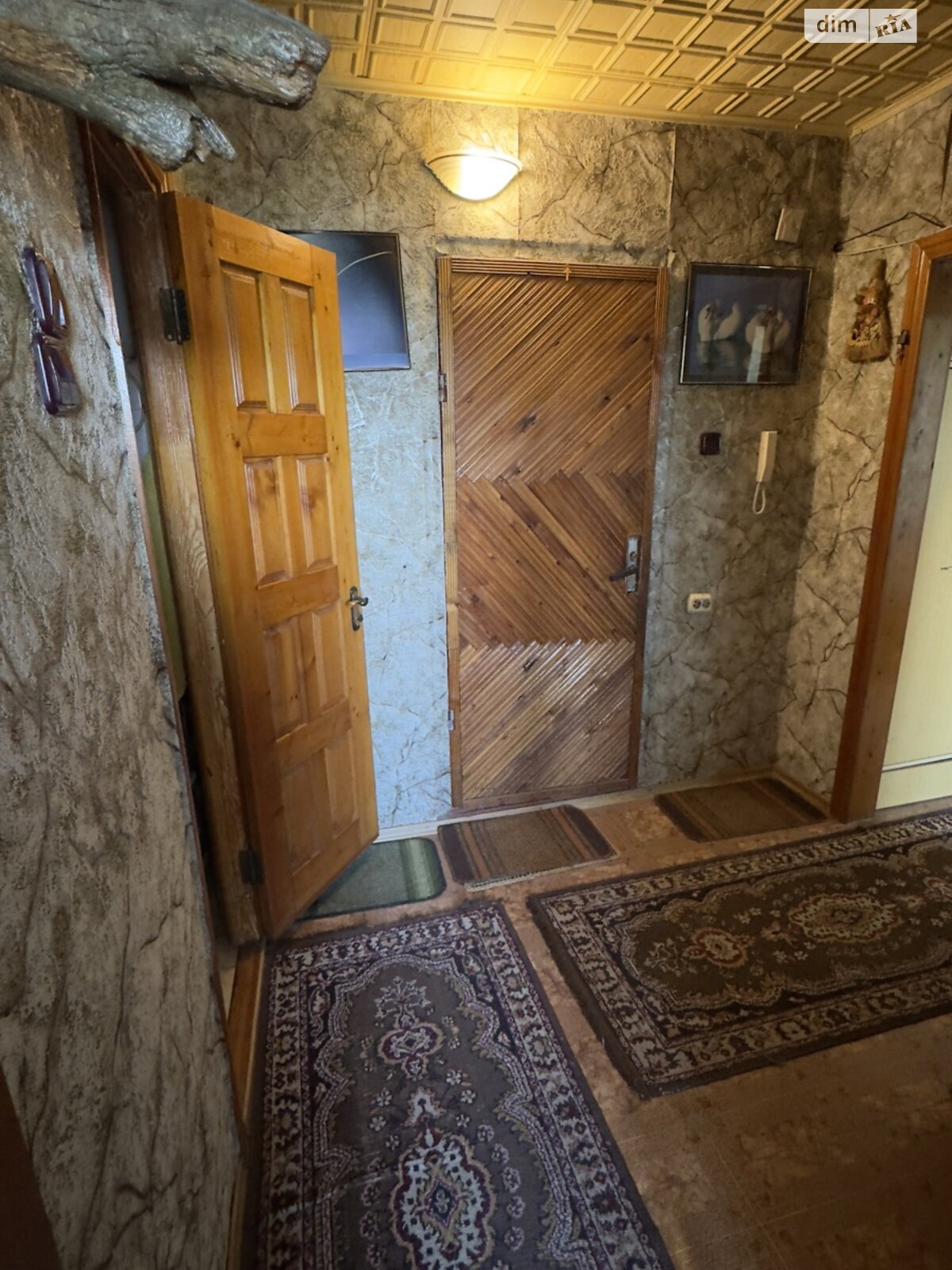 Продажа трехкомнатной квартиры в Запорожье, на ул. Космическая 101, район Коммунарский фото 1 Продажа трехкомнатной квартиры в Запорожье, на ул. Космическая 101, район Коммунарский фото 1