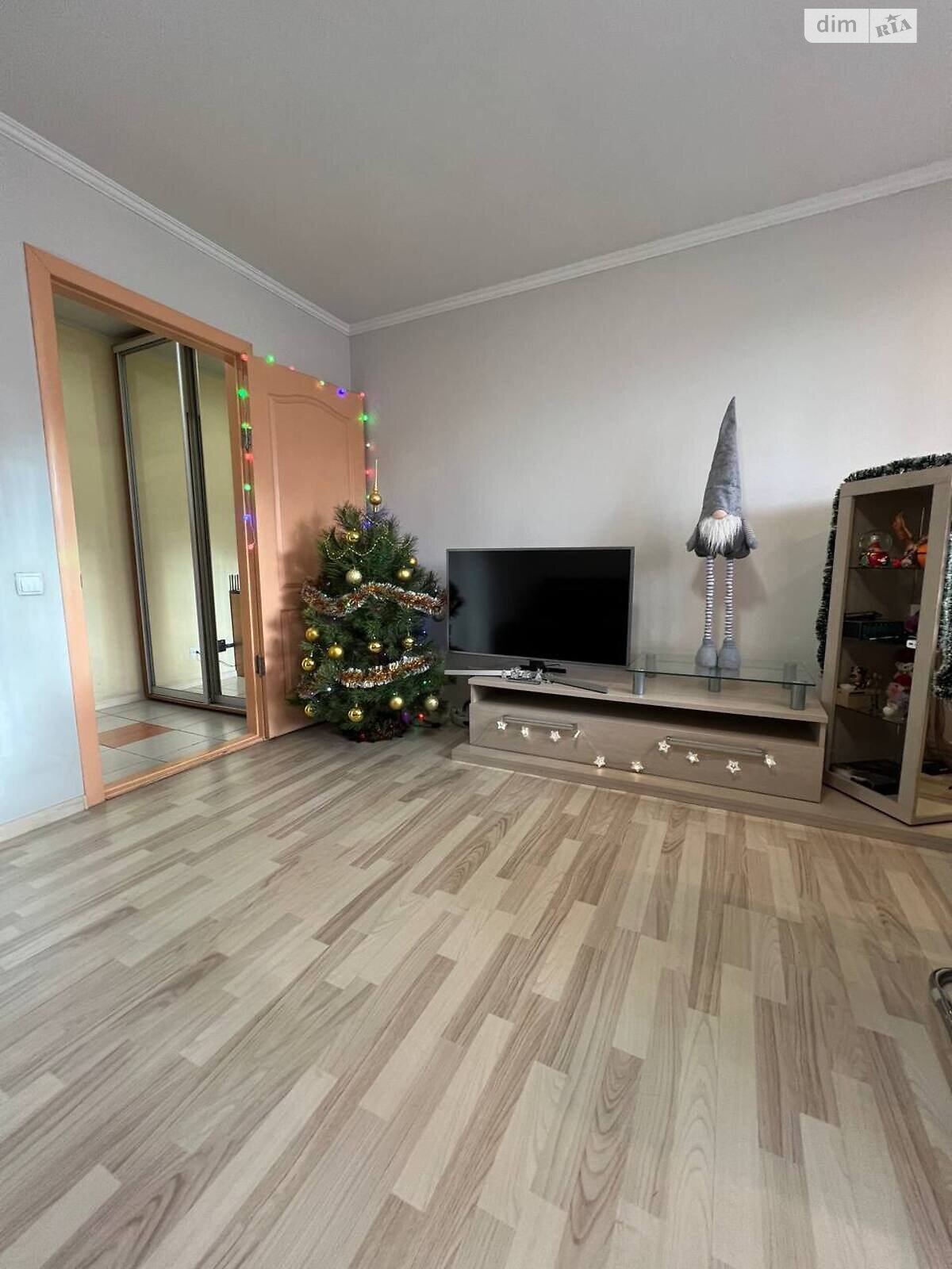 Продаж трикімнатної квартири в Запоріжжі, на вул. Космічна 87, район Комунарський фото 1 Продаж трикімнатної квартири в Запоріжжі, на вул. Космічна 87, район Комунарський фото 1