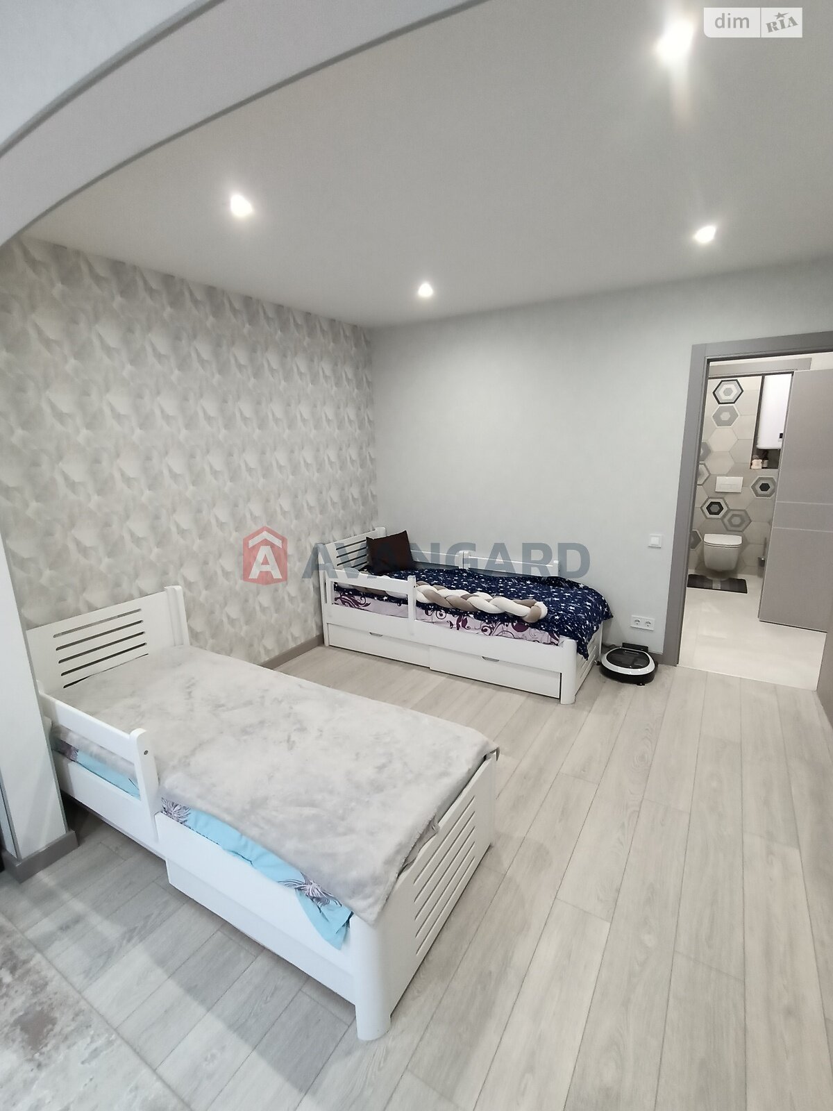 Продажа четырехкомнатной квартиры в Запорожье, на ул. Владимира Украинца 7, район Коммунарский фото 2 Продажа четырехкомнатной квартиры в Запорожье, на ул. Владимира Украинца 7, район Коммунарский фото 2