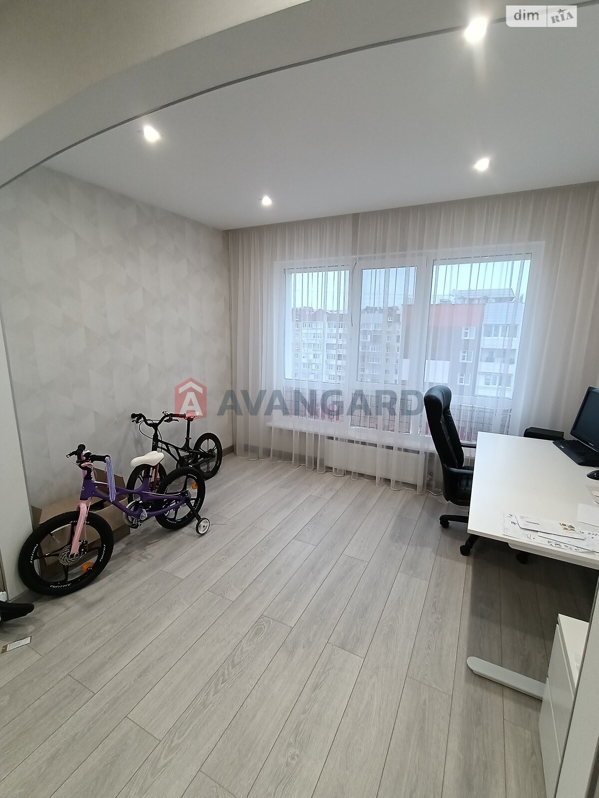 Продажа четырехкомнатной квартиры в Запорожье, на ул. Владимира Украинца 7, район Коммунарский фото 2 Продажа четырехкомнатной квартиры в Запорожье, на ул. Владимира Украинца 7, район Коммунарский фото 2