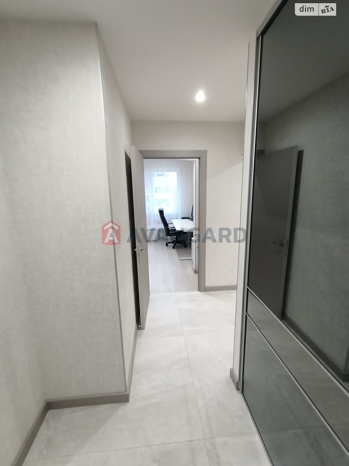 Продажа четырехкомнатной квартиры в Запорожье, на ул. Владимира Украинца 7, район Коммунарский фото 2 Продажа четырехкомнатной квартиры в Запорожье, на ул. Владимира Украинца 7, район Коммунарский фото 2