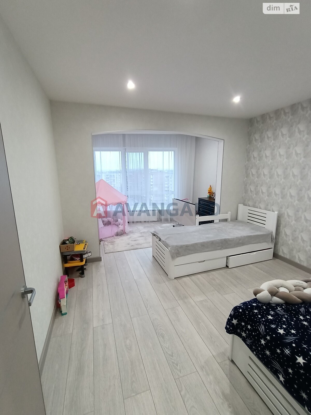 Продажа четырехкомнатной квартиры в Запорожье, на ул. Владимира Украинца 7, район Коммунарский фото 2 Продажа четырехкомнатной квартиры в Запорожье, на ул. Владимира Украинца 7, район Коммунарский фото 2