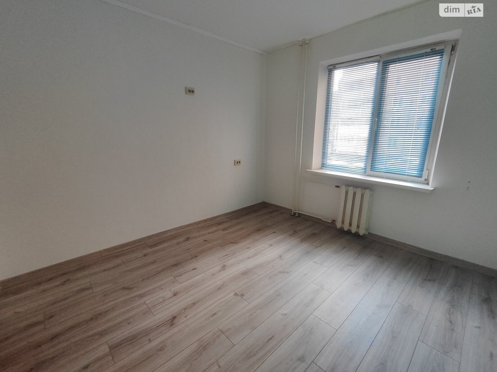 Продажа трехкомнатной квартиры в Запорожье, на ул. Романтическая 9, район Коммунарский фото 1 Продажа трехкомнатной квартиры в Запорожье, на ул. Романтическая 9, район Коммунарский фото 1