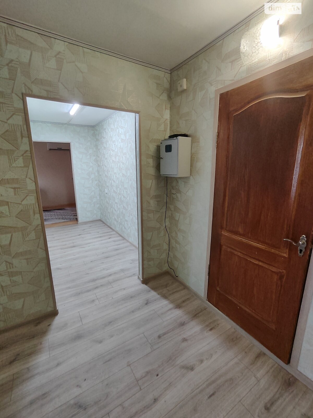 Продажа трехкомнатной квартиры в Запорожье, на ул. Романтическая 9, район Коммунарский фото 1 Продажа трехкомнатной квартиры в Запорожье, на ул. Романтическая 9, район Коммунарский фото 1