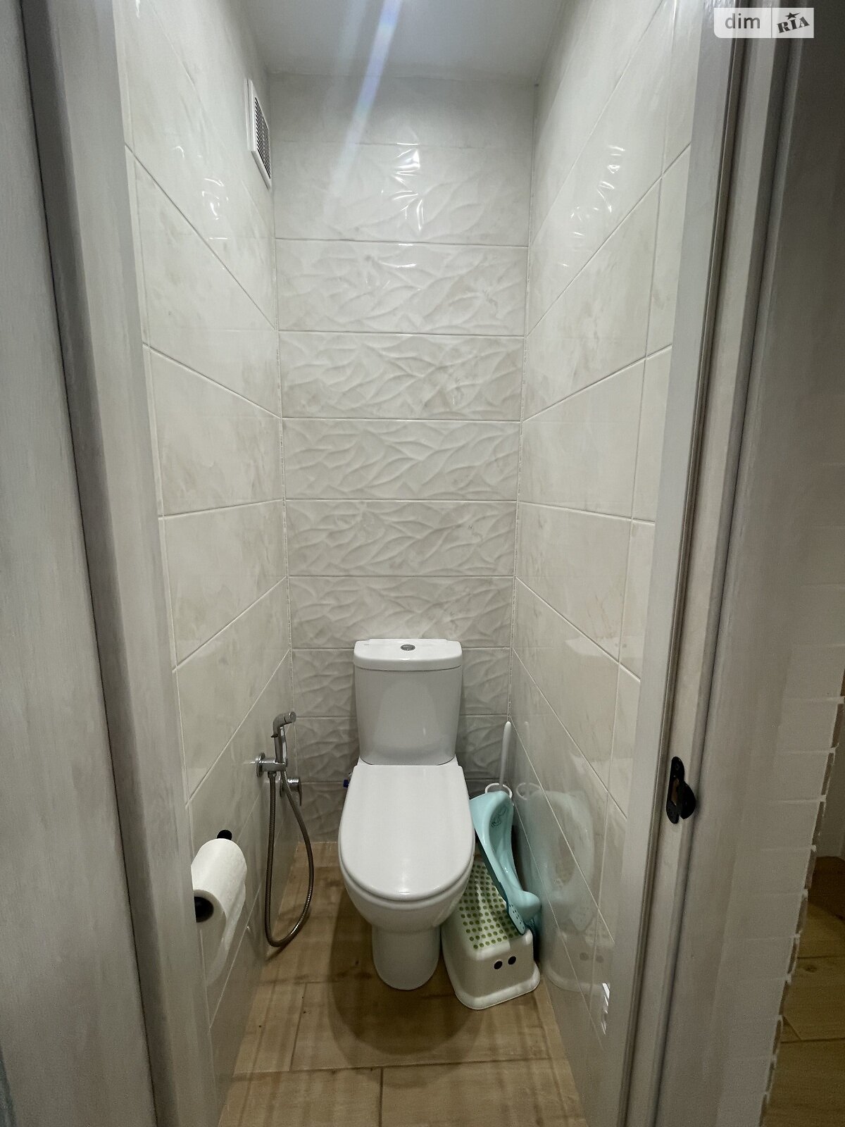 Продаж трикімнатної квартири в Запоріжжі, на вул. Водограйна 1, район Комунарський фото 1 Продаж трикімнатної квартири в Запоріжжі, на вул. Водограйна 1, район Комунарський фото 1