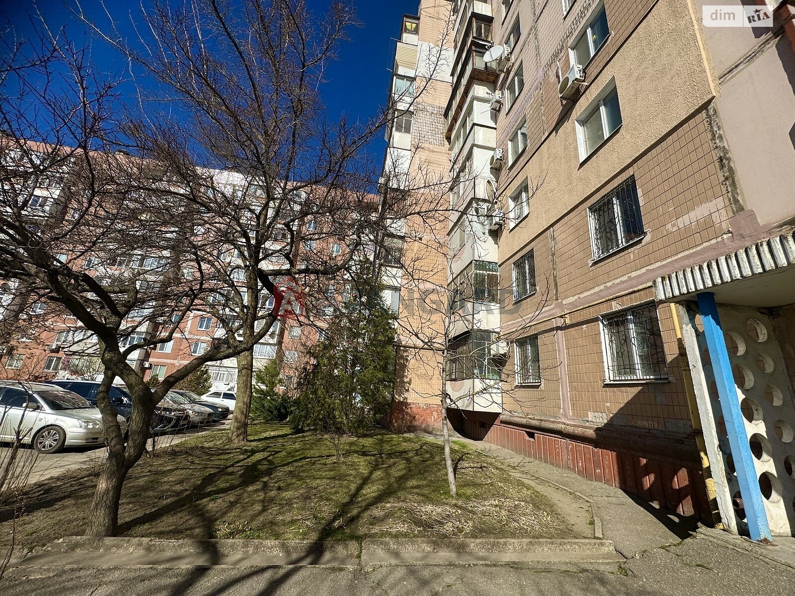 Продажа трехкомнатной квартиры в Запорожье, на ул. Водограйна 8, район Южный (Пески) фото 1