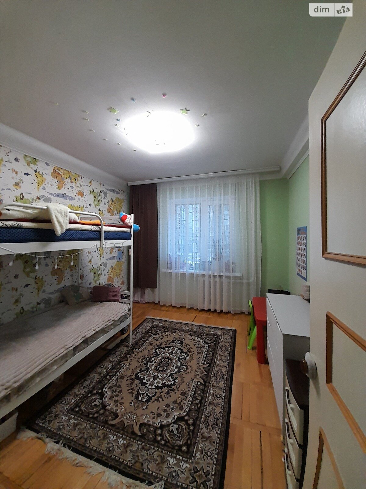 Продажа трехкомнатной квартиры в Запорожье, на ул. Школьная, район Малый Рынок фото 1