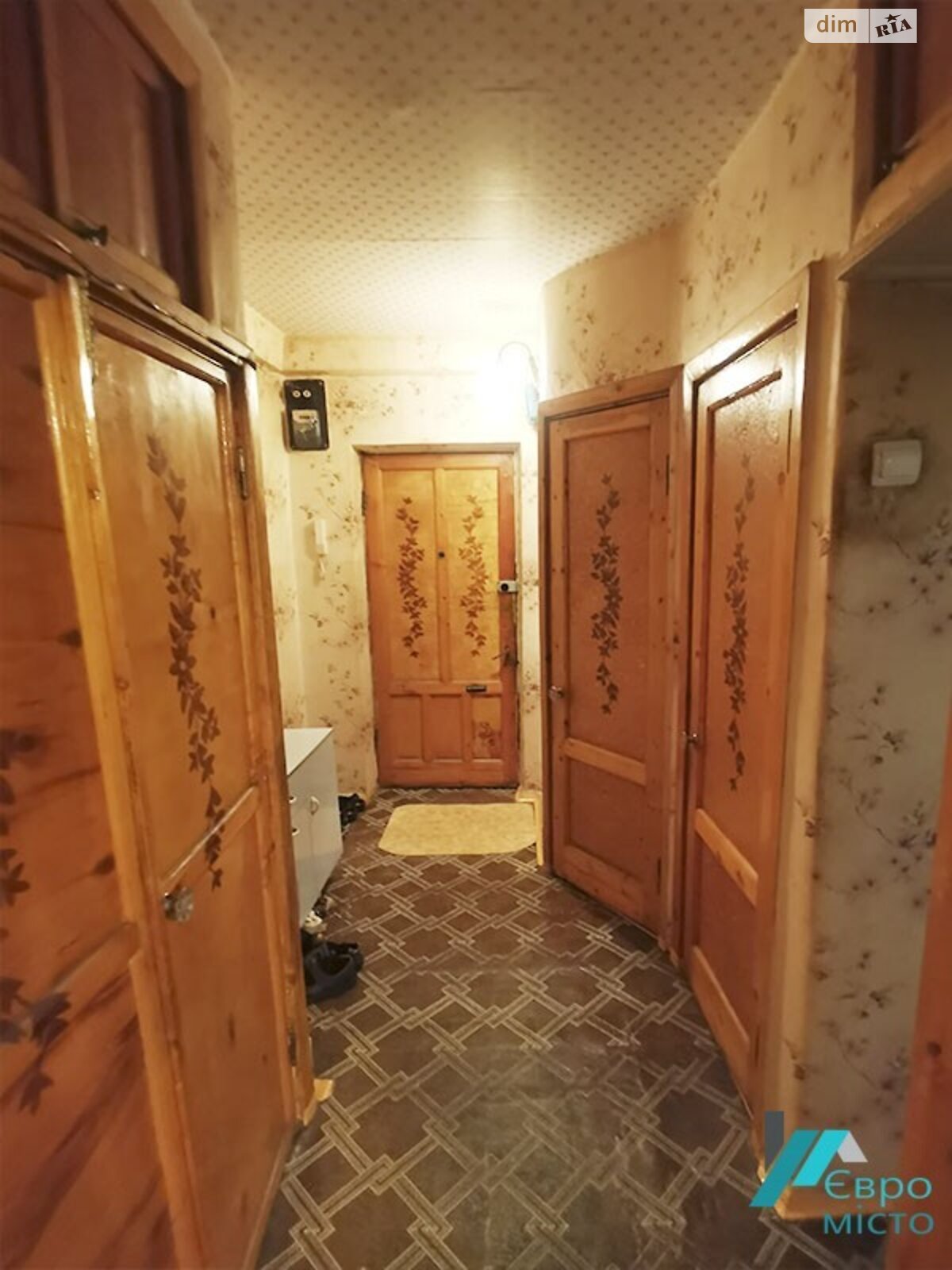 Продаж трикімнатної квартири в Запоріжжі, на просп. Соборний, фото 1 Продаж трикімнатної квартири в Запоріжжі, на просп. Соборний, фото 1