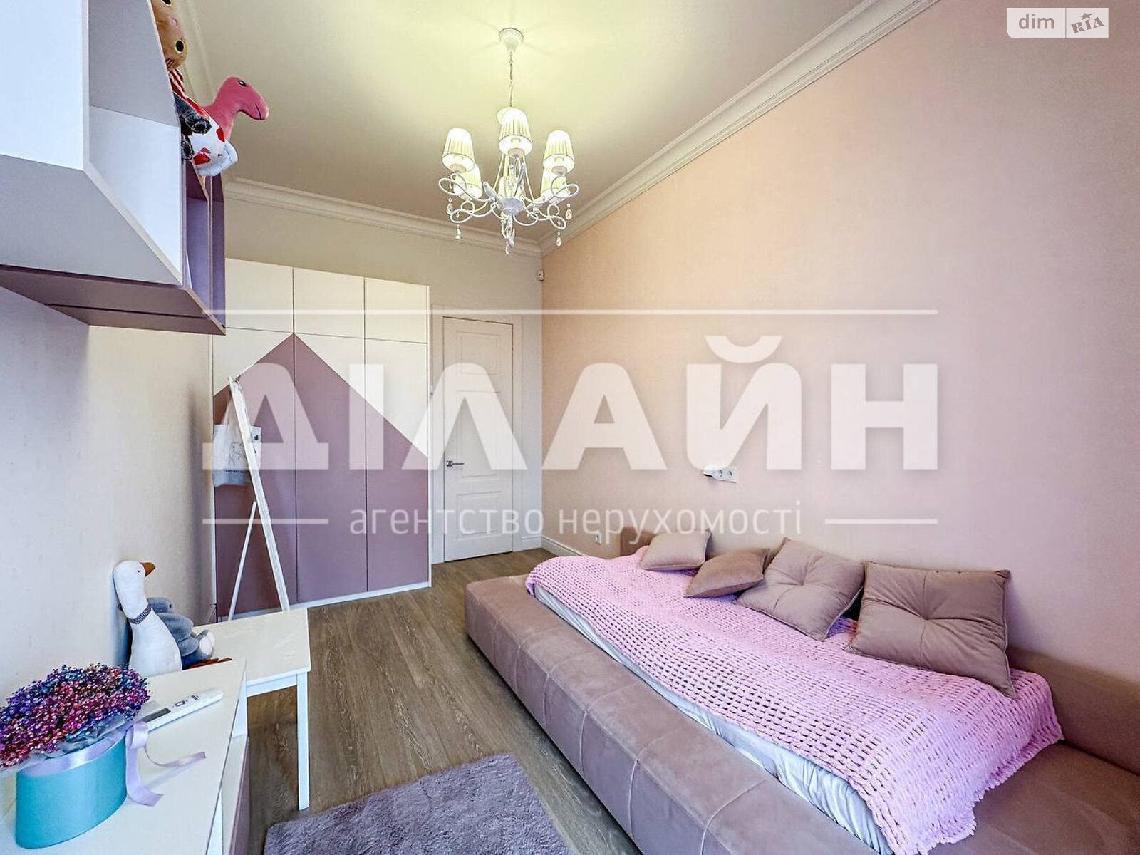 Продажа трехкомнатной квартиры в Запорожье, на просп. Металлургов 8А, фото 1