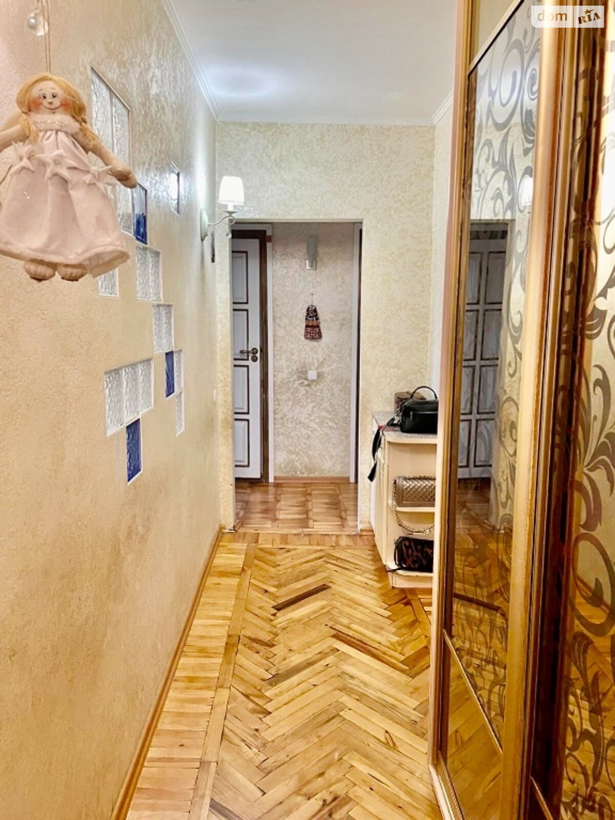 Продажа четырехкомнатной квартиры в Запорожье, на ул. Звенигородская, район Осипенковский фото 1