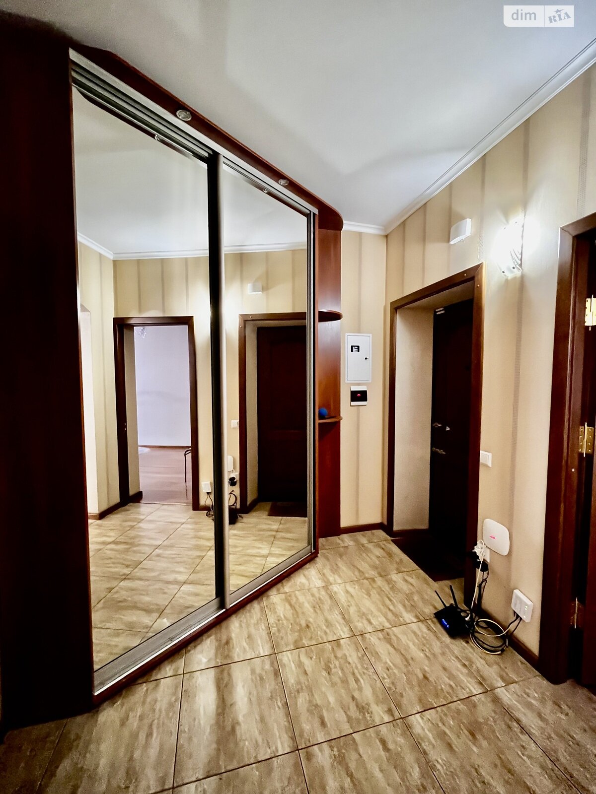 Продаж двокімнатної квартири в Запоріжжі, на вул. Адміралтейська 3, район Правий Берег фото 1