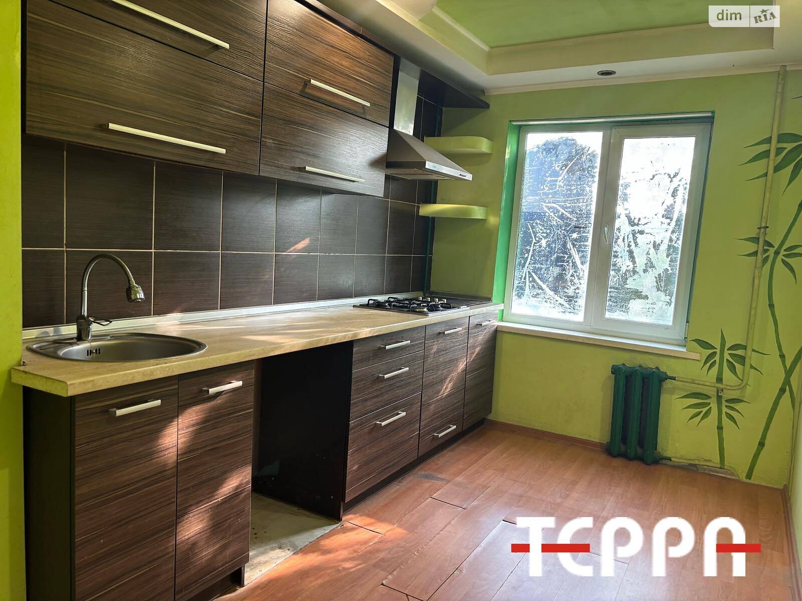 Продажа трехкомнатной квартиры в Запорожье, на ул. Центральная, район Тепличное фото 1 Продажа трехкомнатной квартиры в Запорожье, на ул. Центральная, район Тепличное фото 1