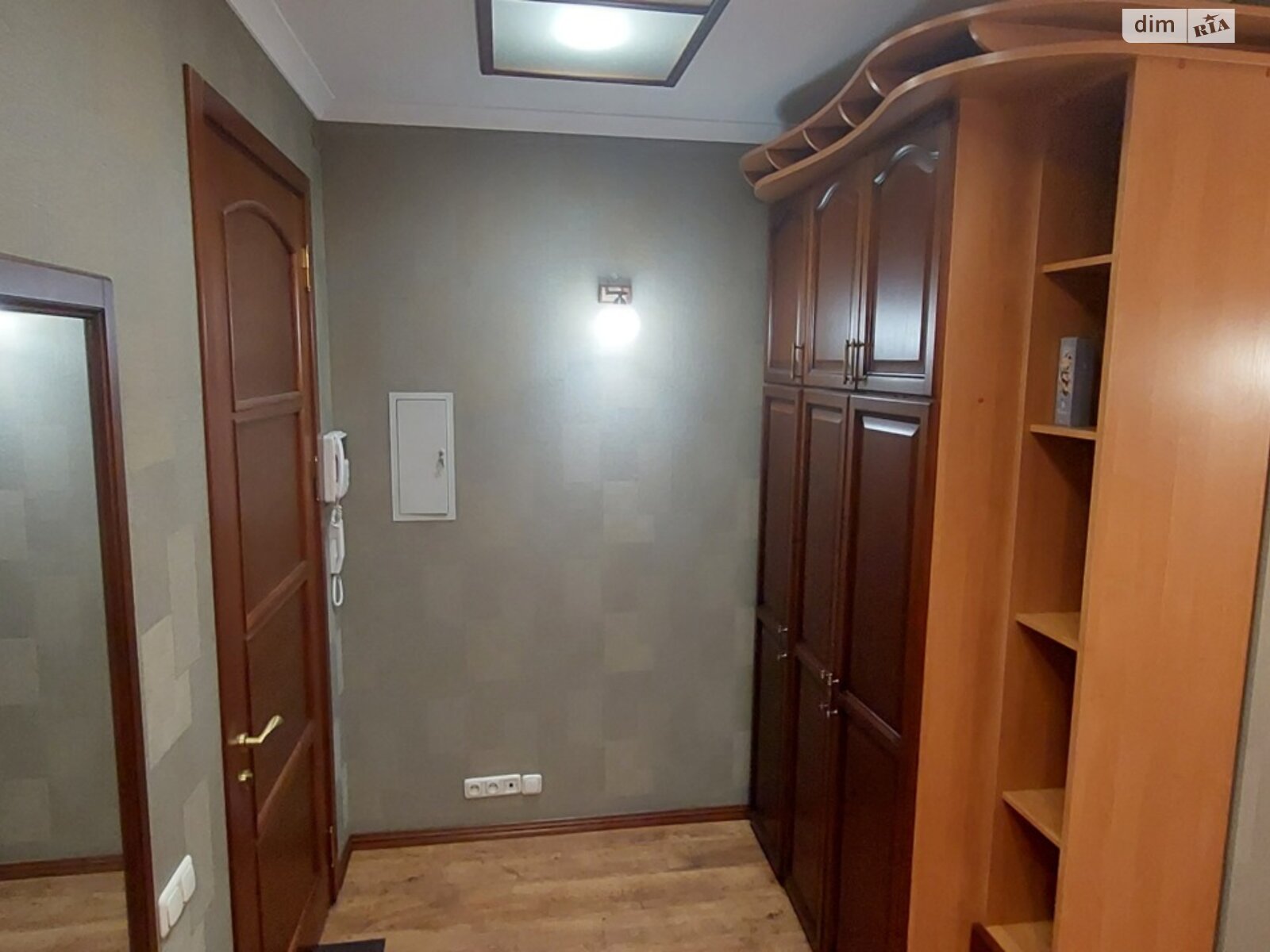 Продаж трикімнатної квартири в Запоріжжі, на просп. Маяковського 4А, район Вознесенівський (Орджонікідзевський) фото 1 Продаж трикімнатної квартири в Запоріжжі, на просп. Маяковського 4А, район Вознесенівський (Орджонікідзевський) фото 1