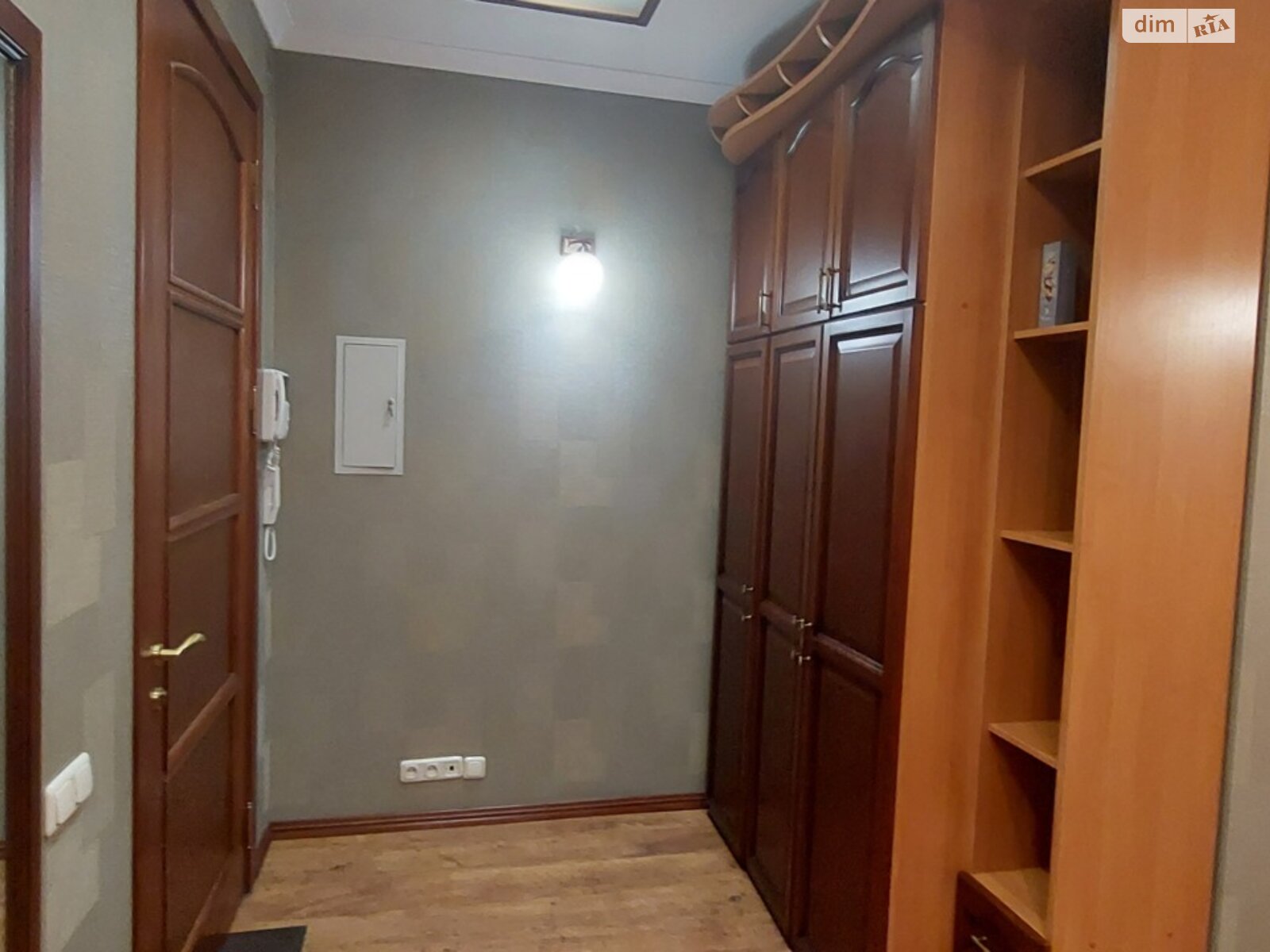 Продаж трикімнатної квартири в Запоріжжі, на просп. Маяковського 4А, район Вознесенівський (Орджонікідзевський) фото 1 Продаж трикімнатної квартири в Запоріжжі, на просп. Маяковського 4А, район Вознесенівський (Орджонікідзевський) фото 1