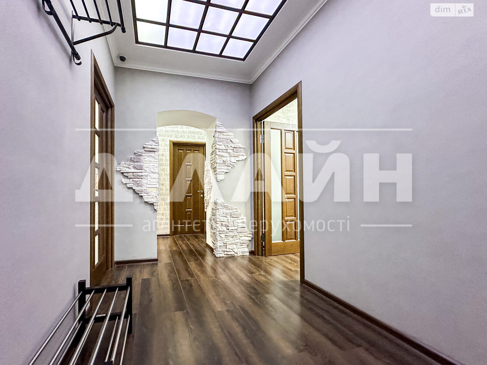 Продажа трехкомнатной квартиры в Запорожье, на ул. Независимой Украины 51, район Вознесеновский (Орджоникидзевский) фото 1 Продажа трехкомнатной квартиры в Запорожье, на ул. Независимой Украины 51, район Вознесеновский (Орджоникидзевский) фото 1