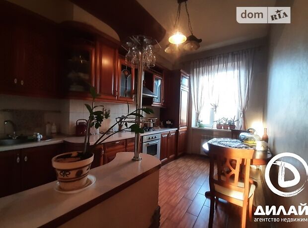 Продаж трикімнатної квартири в Запоріжжі, на просп. Соборний, район Вознесенівський (Орджонікідзевський) фото 1 Продаж трикімнатної квартири в Запоріжжі, на просп. Соборний, район Вознесенівський (Орджонікідзевський) фото 1