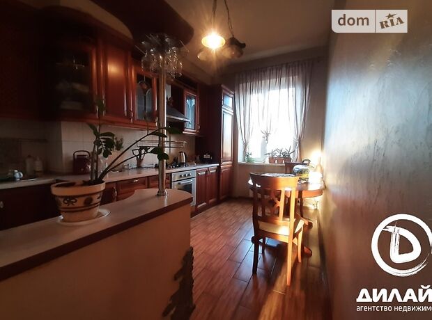 Продаж трикімнатної квартири в Запоріжжі, на просп. Соборний, район Вознесенівський (Орджонікідзевський) фото 1 Продаж трикімнатної квартири в Запоріжжі, на просп. Соборний, район Вознесенівський (Орджонікідзевський) фото 1