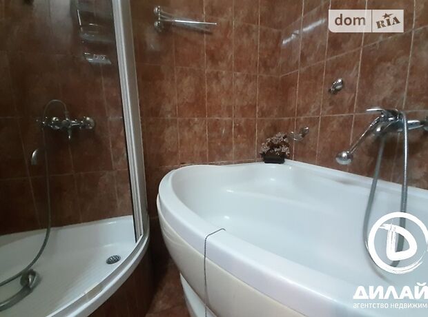 Продаж трикімнатної квартири в Запоріжжі, на просп. Соборний, район Вознесенівський (Орджонікідзевський) фото 1 Продаж трикімнатної квартири в Запоріжжі, на просп. Соборний, район Вознесенівський (Орджонікідзевський) фото 1