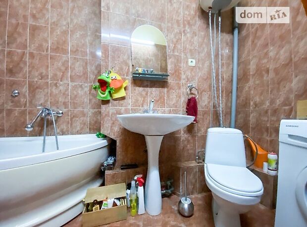 Продаж трикімнатної квартири в Запоріжжі, на просп. Соборний, район Вознесенівський (Орджонікідзевський) фото 1 Продаж трикімнатної квартири в Запоріжжі, на просп. Соборний, район Вознесенівський (Орджонікідзевський) фото 1