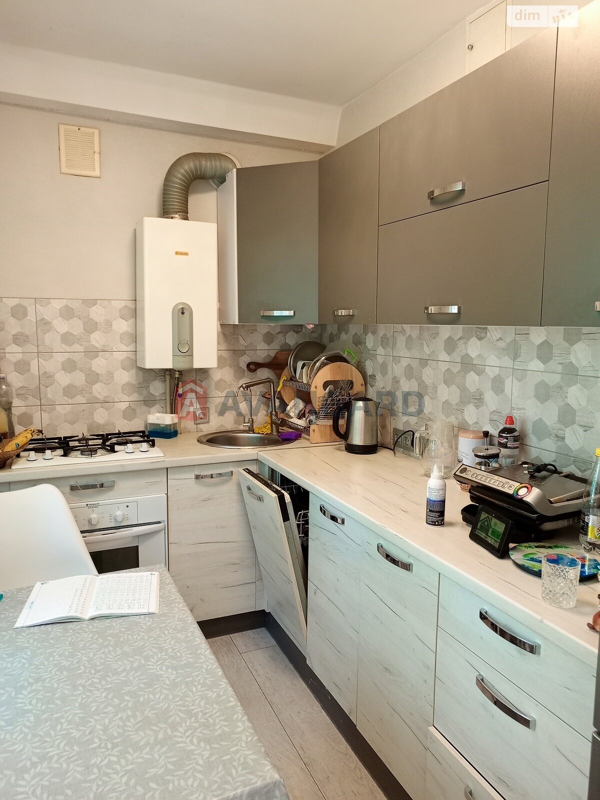Продажа трехкомнатной квартиры в Запорожье, на ул. Победы 99, район Вознесеновский (Орджоникидзевский) фото 1 Продажа трехкомнатной квартиры в Запорожье, на ул. Победы 99, район Вознесеновский (Орджоникидзевский) фото 1