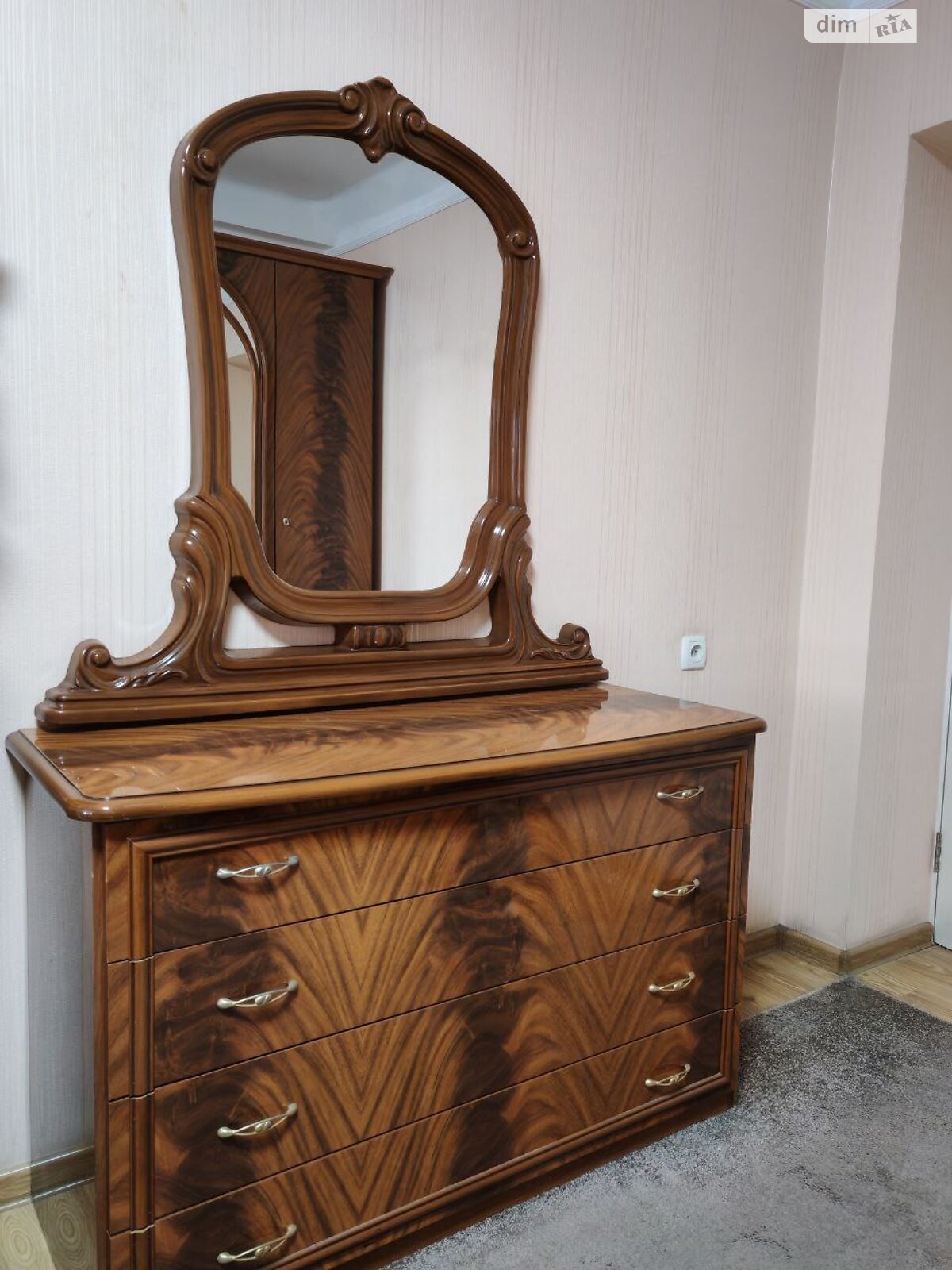 Продаж трикімнатної квартири в Запоріжжі, на просп. Соборний 133, район Вознесенівський (Орджонікідзевський) фото 1