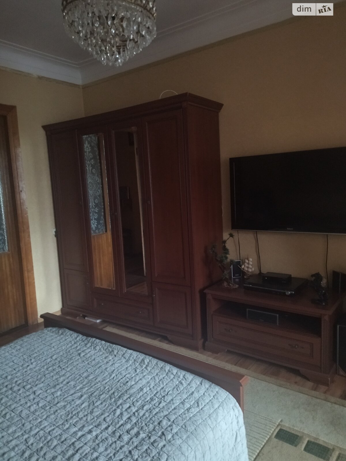 Продажа трехкомнатной квартиры в Запорожье, на просп. Соборный, район Вознесеновский (Орджоникидзевский) фото 1