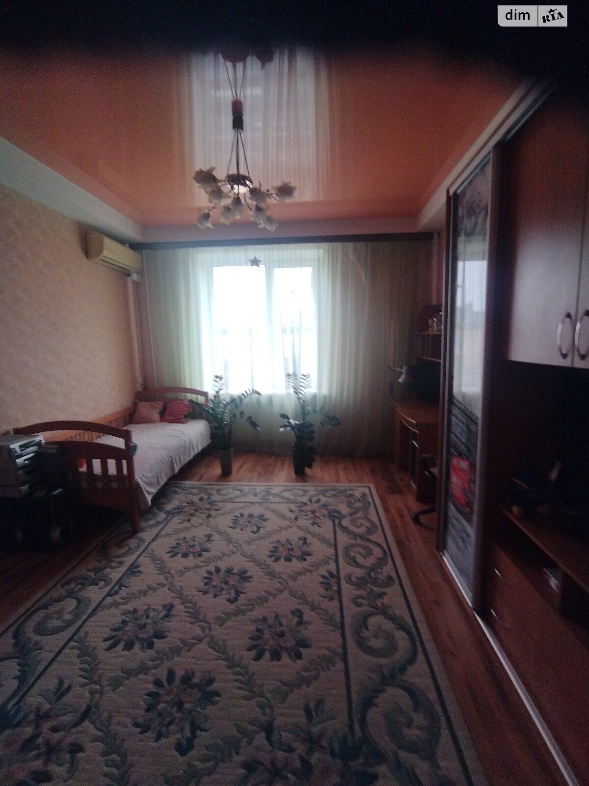 Продажа трехкомнатной квартиры в Запорожье, на просп. Соборный, район Вознесеновский (Орджоникидзевский) фото 1