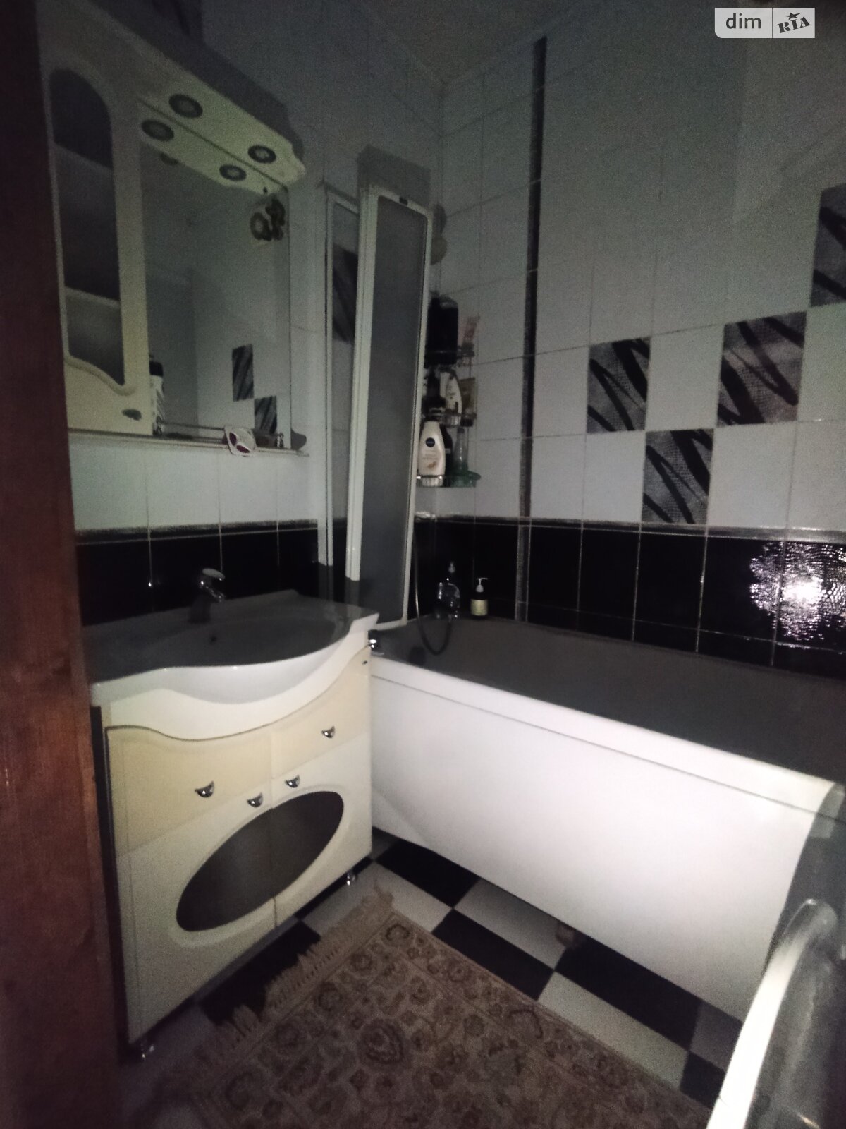 Продажа трехкомнатной квартиры в Запорожье, на просп. Соборный, район Вознесеновский (Орджоникидзевский) фото 1