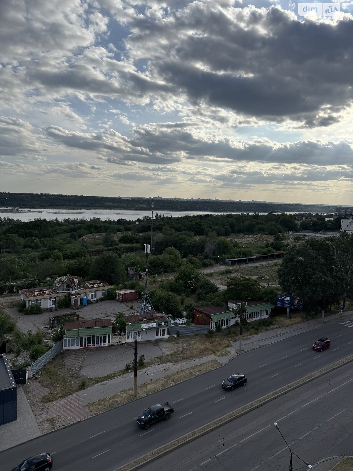 Продаж трикімнатної квартири в Запоріжжі, на бул. Центральний 28, кв. 81, район Вознесенівський (Орджонікідзевський) фото 1 Продаж трикімнатної квартири в Запоріжжі, на бул. Центральний 28, кв. 81, район Вознесенівський (Орджонікідзевський) фото 1