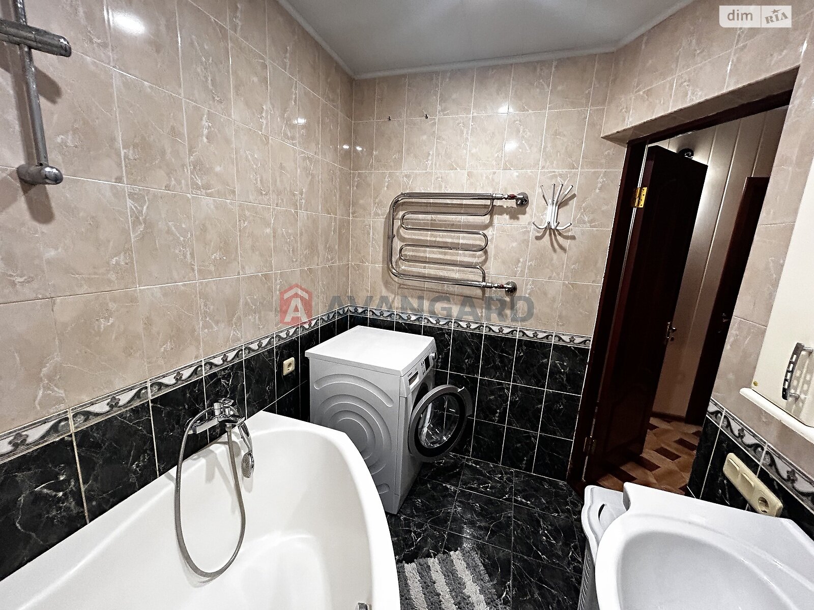 Продажа четырехкомнатной квартиры в Запорожье, на бул. Центральный 23, район Вознесеновский (Орджоникидзевский) фото 1