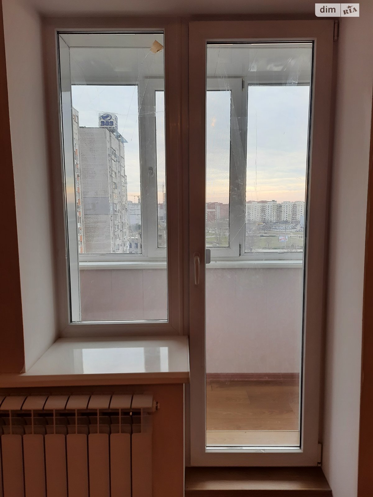 Продажа трехкомнатной квартиры в Запорожье, на ул. Владимира Украинца, район Южный (Пески) фото 1 Продажа трехкомнатной квартиры в Запорожье, на ул. Владимира Украинца, район Южный (Пески) фото 1