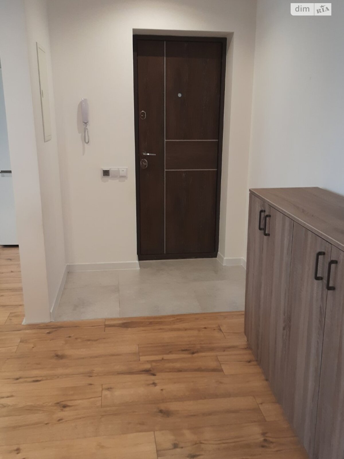 Продажа трехкомнатной квартиры в Запорожье, на ул. Владимира Украинца, район Южный (Пески) фото 1 Продажа трехкомнатной квартиры в Запорожье, на ул. Владимира Украинца, район Южный (Пески) фото 1