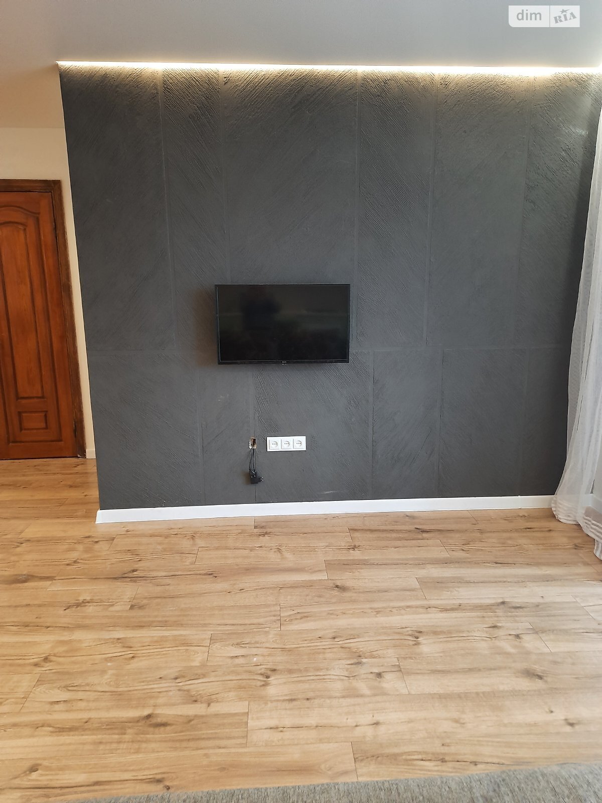 Продажа трехкомнатной квартиры в Запорожье, на ул. Владимира Украинца, район Южный (Пески) фото 1 Продажа трехкомнатной квартиры в Запорожье, на ул. Владимира Украинца, район Южный (Пески) фото 1