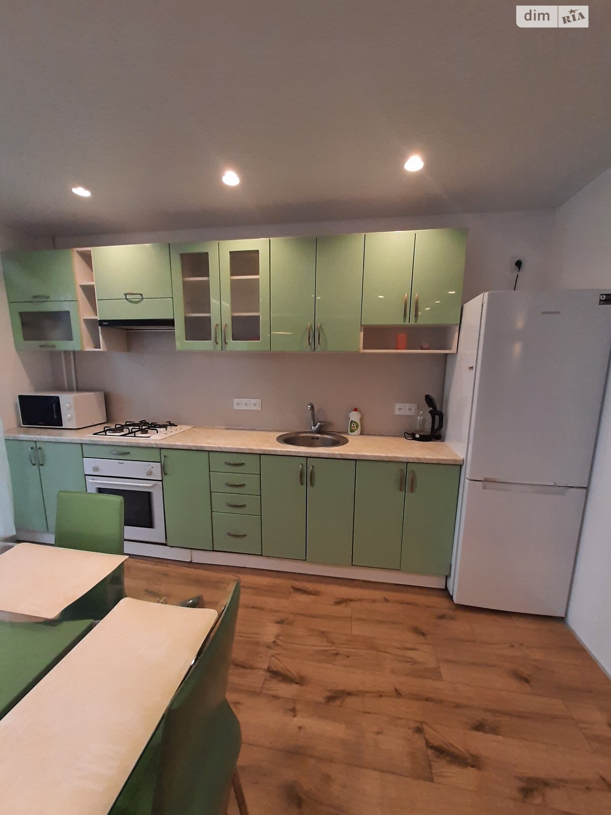 Продажа трехкомнатной квартиры в Запорожье, на ул. Владимира Украинца, район Южный (Пески) фото 1 Продажа трехкомнатной квартиры в Запорожье, на ул. Владимира Украинца, район Южный (Пески) фото 1