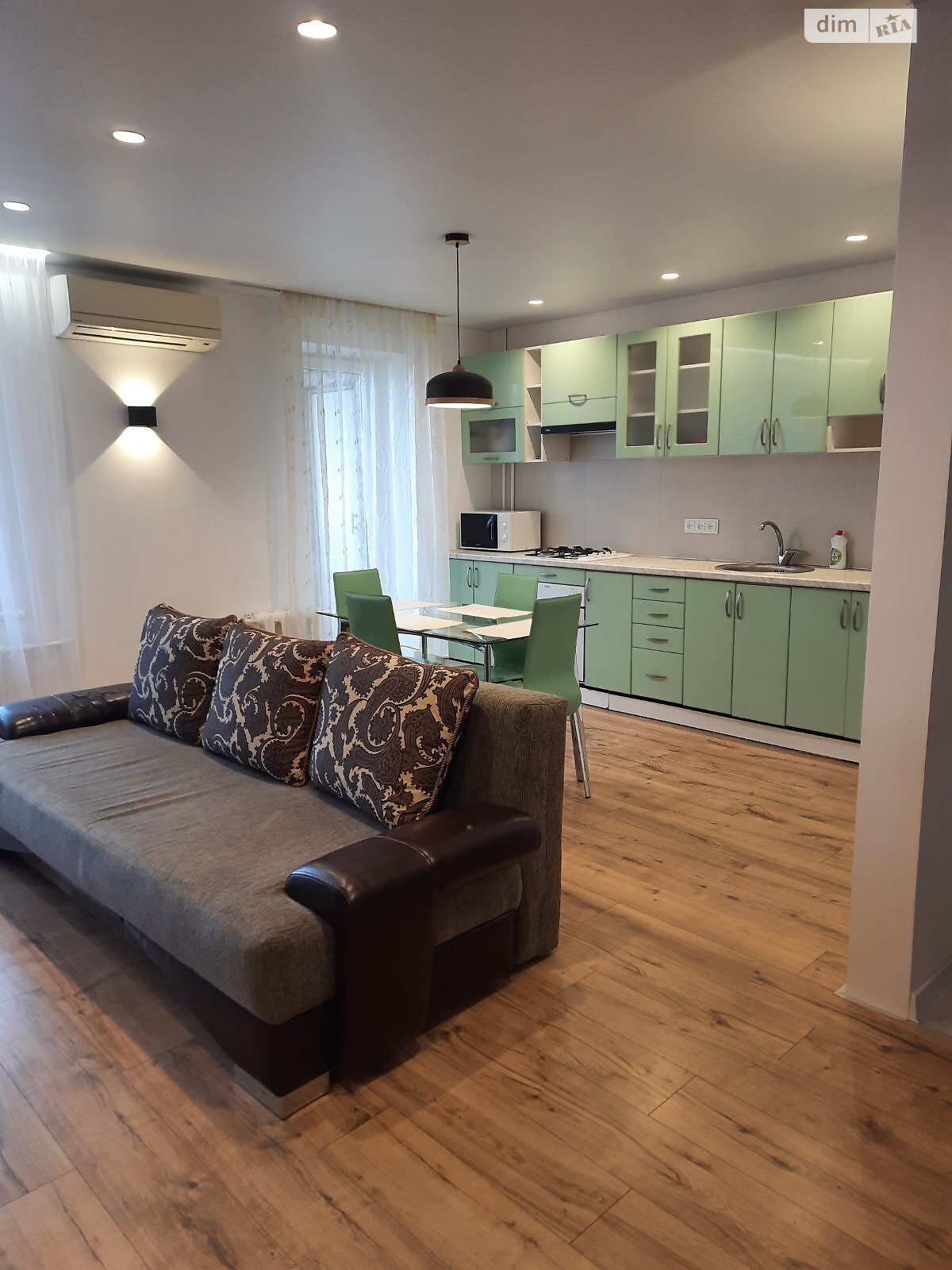 Продажа трехкомнатной квартиры в Запорожье, на ул. Владимира Украинца, район Южный (Пески) фото 1 Продажа трехкомнатной квартиры в Запорожье, на ул. Владимира Украинца, район Южный (Пески) фото 1